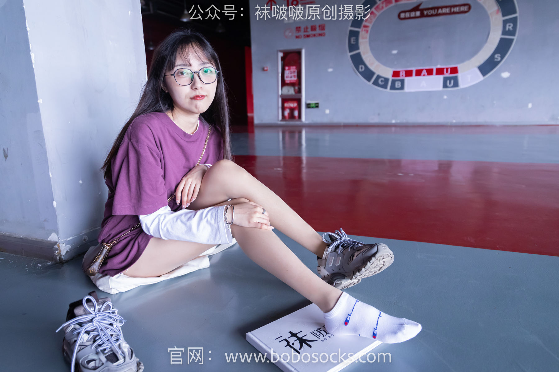 BoBoSocks袜啵啵 积分限定作品010 稚予-巴黎世家运动鞋、白棉袜、肉丝