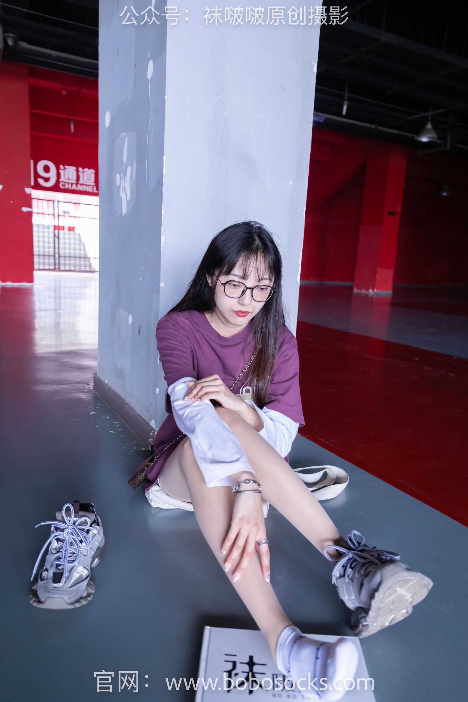 BoBoSocks袜啵啵 积分限定作品010 稚予-巴黎世家运动鞋、白棉袜、肉丝