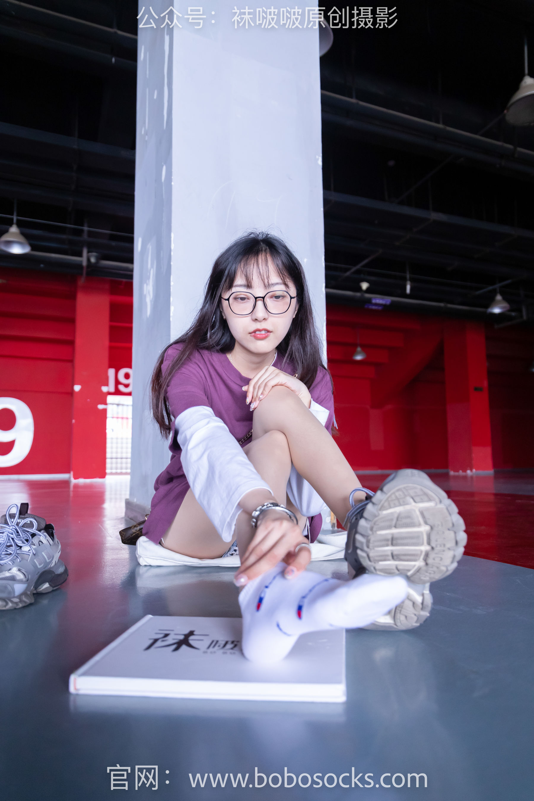 BoBoSocks袜啵啵 积分限定作品010 稚予-巴黎世家运动鞋、白棉袜、肉丝