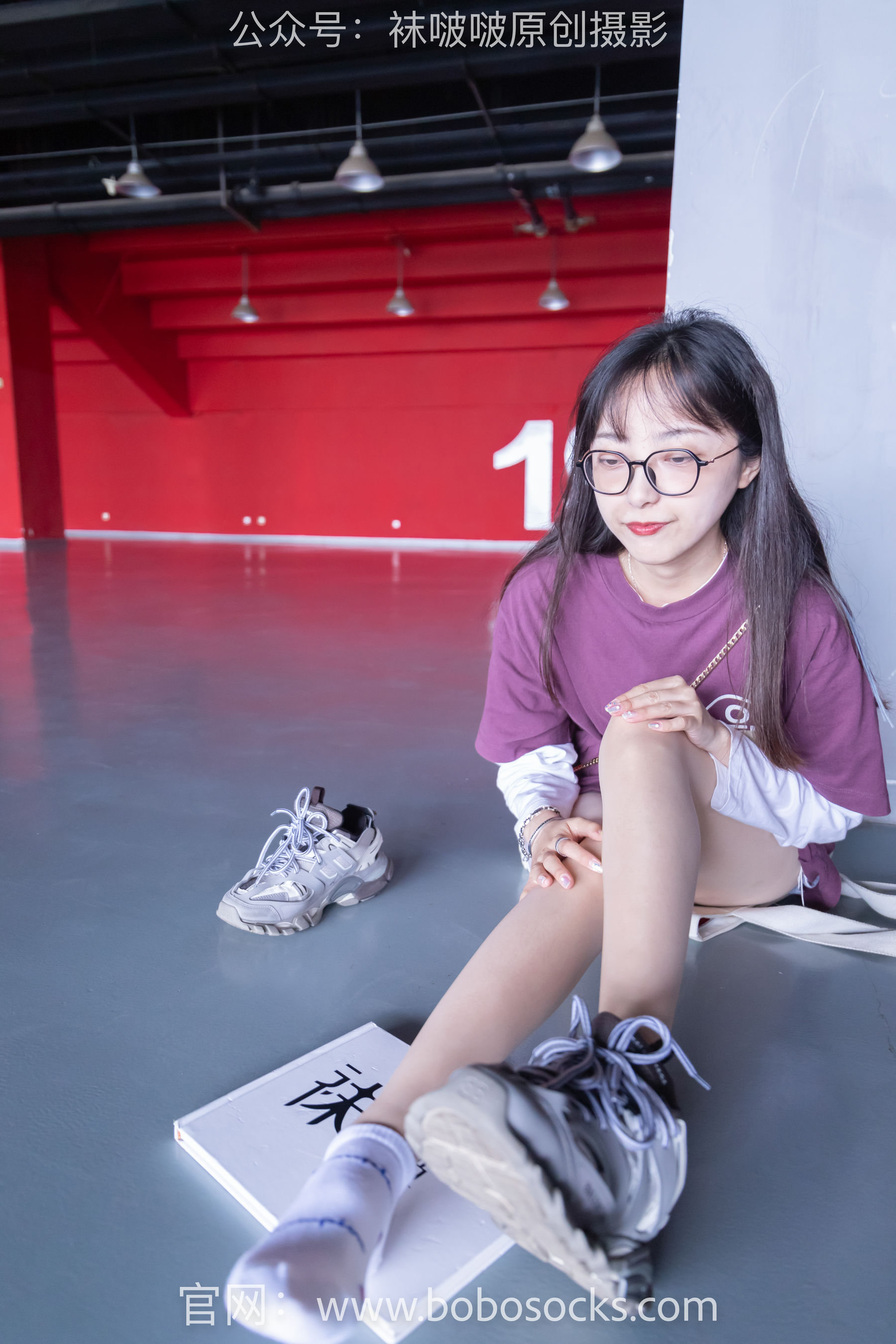 BoBoSocks袜啵啵 积分限定作品010 稚予-巴黎世家运动鞋、白棉袜、肉丝