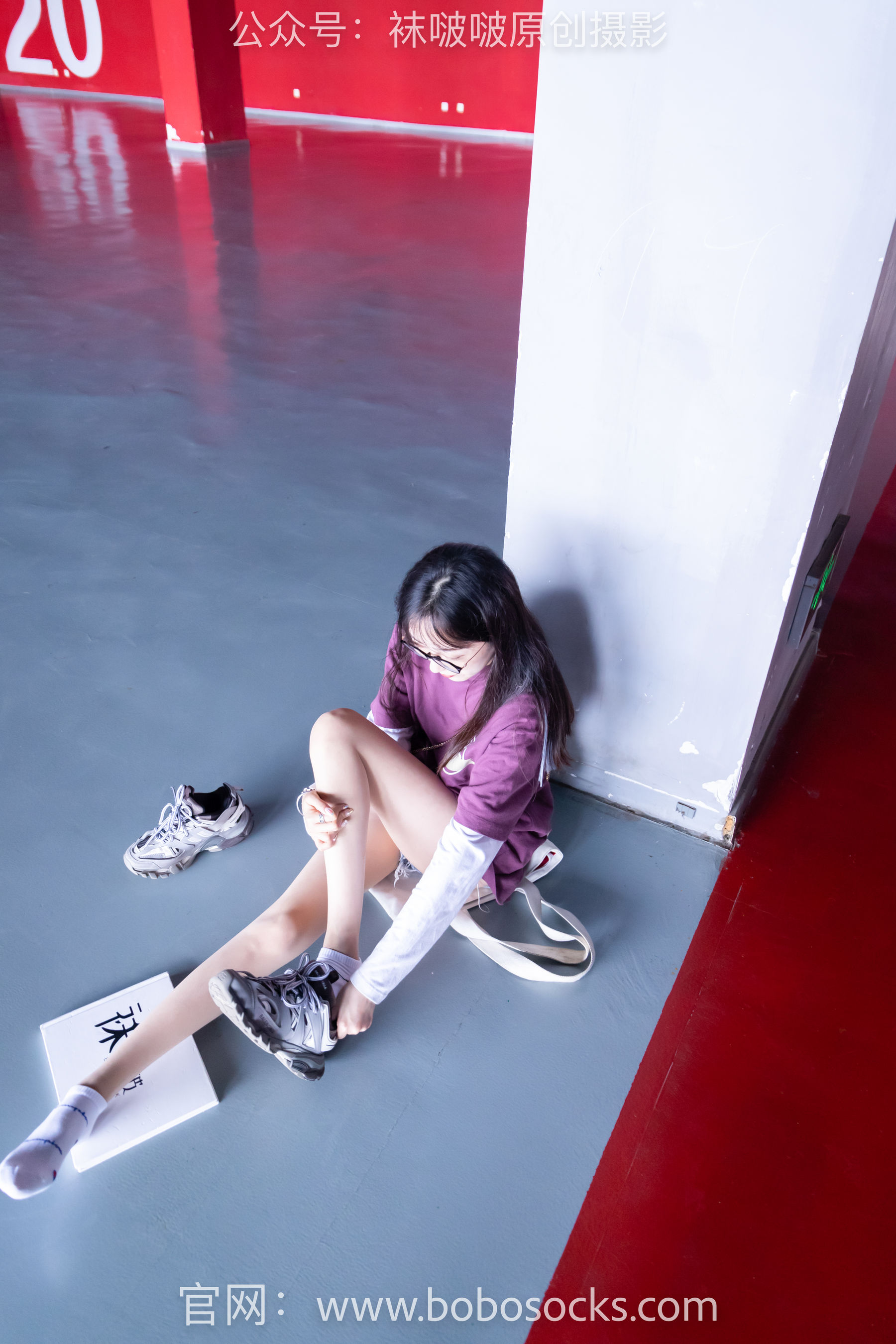 BoBoSocks袜啵啵 积分限定作品010 稚予-巴黎世家运动鞋、白棉袜、肉丝