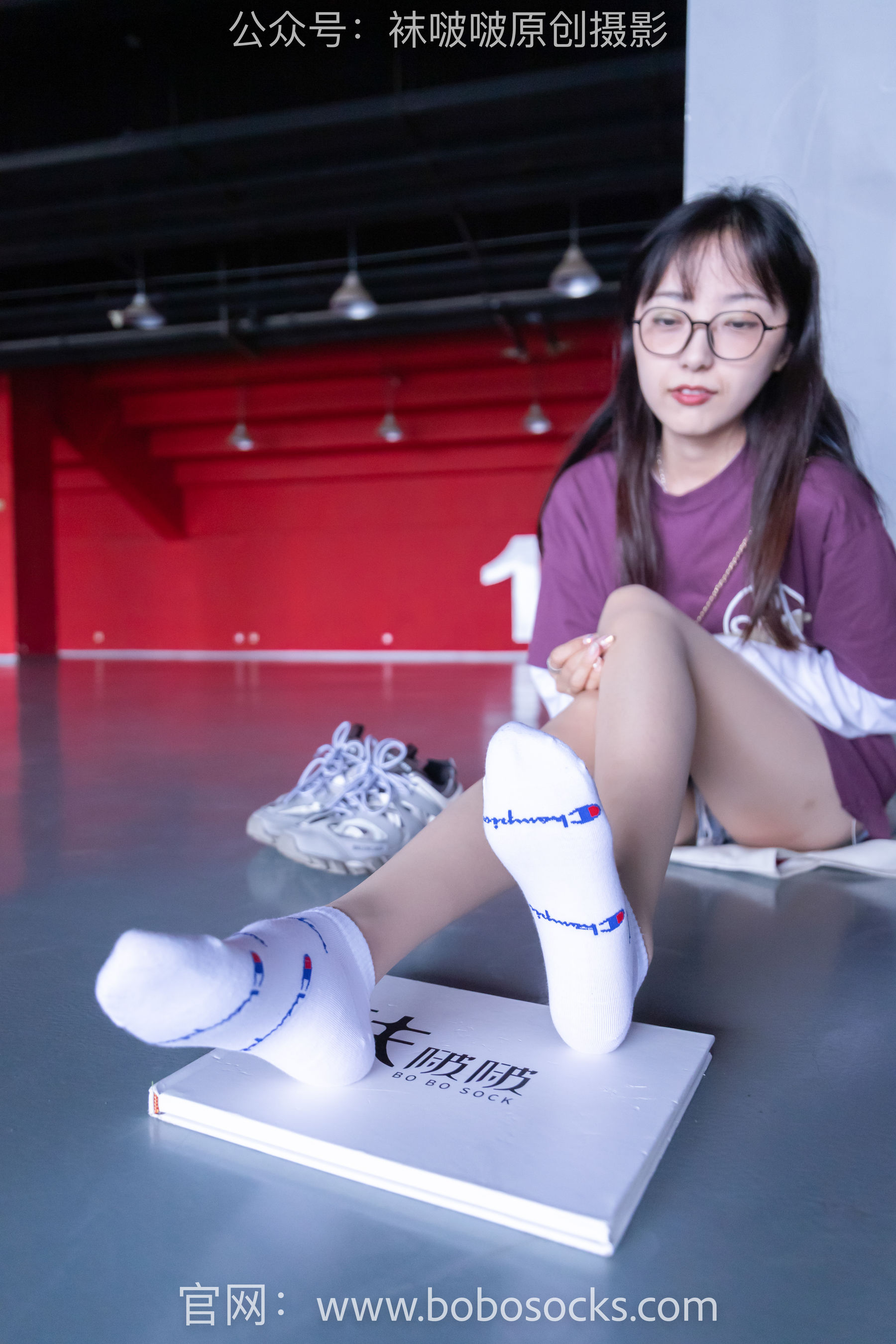 BoBoSocks袜啵啵 积分限定作品010 稚予-巴黎世家运动鞋、白棉袜、肉丝