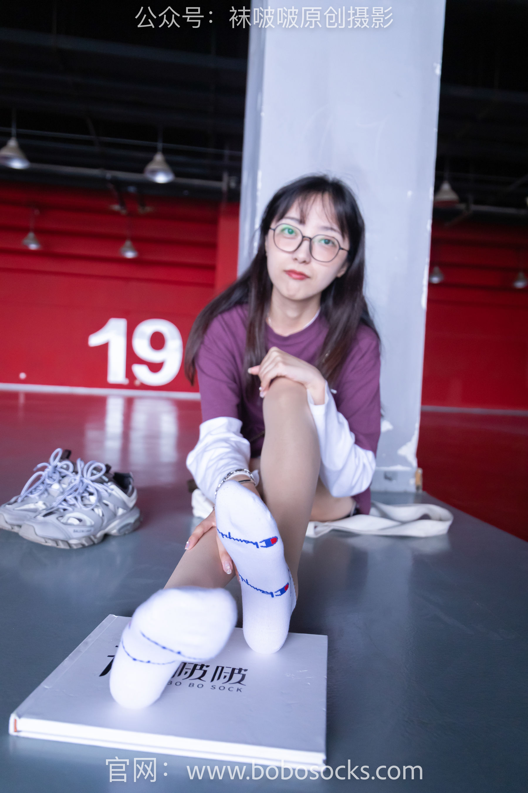 BoBoSocks袜啵啵 积分限定作品010 稚予-巴黎世家运动鞋、白棉袜、肉丝