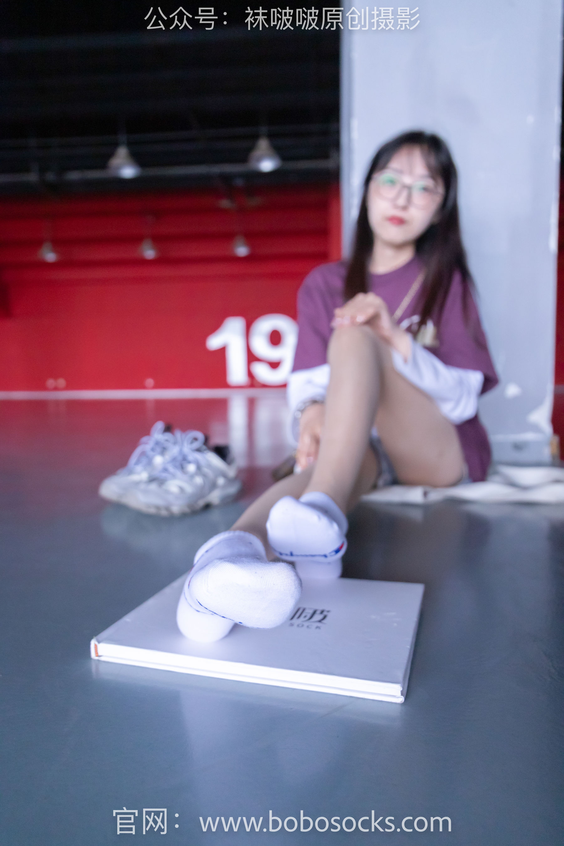 BoBoSocks袜啵啵 积分限定作品010 稚予-巴黎世家运动鞋、白棉袜、肉丝