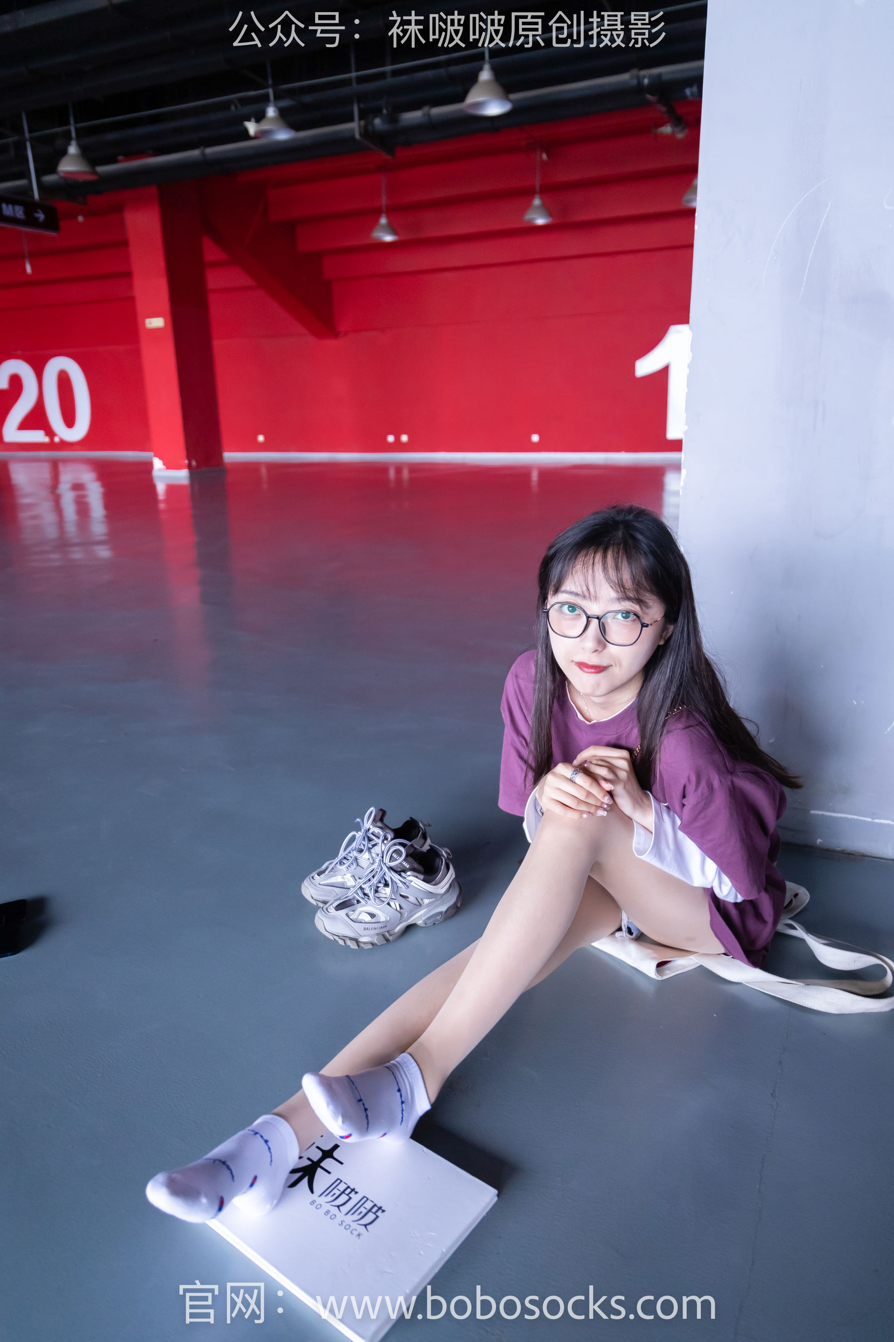 BoBoSocks袜啵啵 积分限定作品010 稚予-巴黎世家运动鞋、白棉袜、肉丝