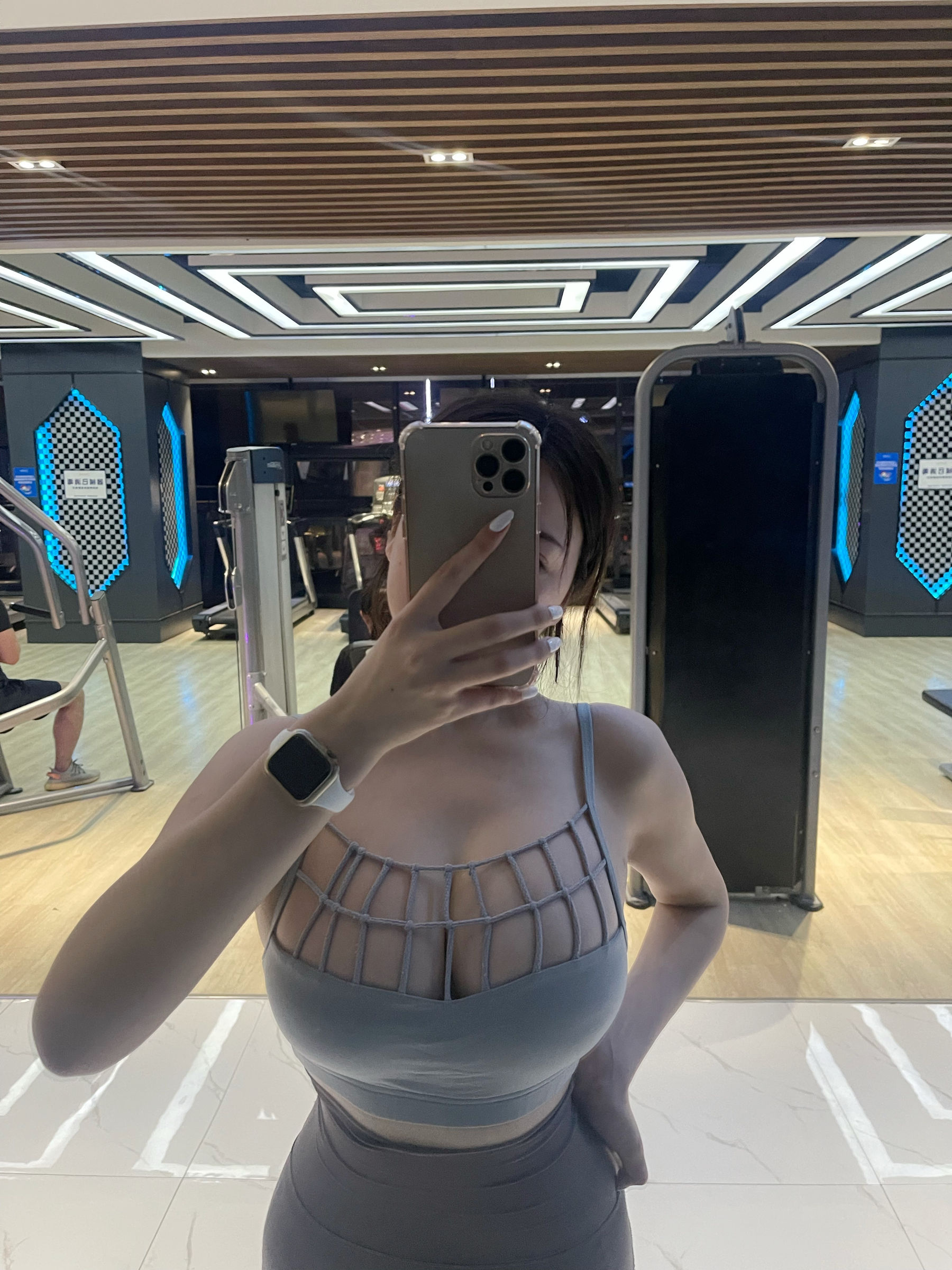 奶宝妹纸 - 打网球吗