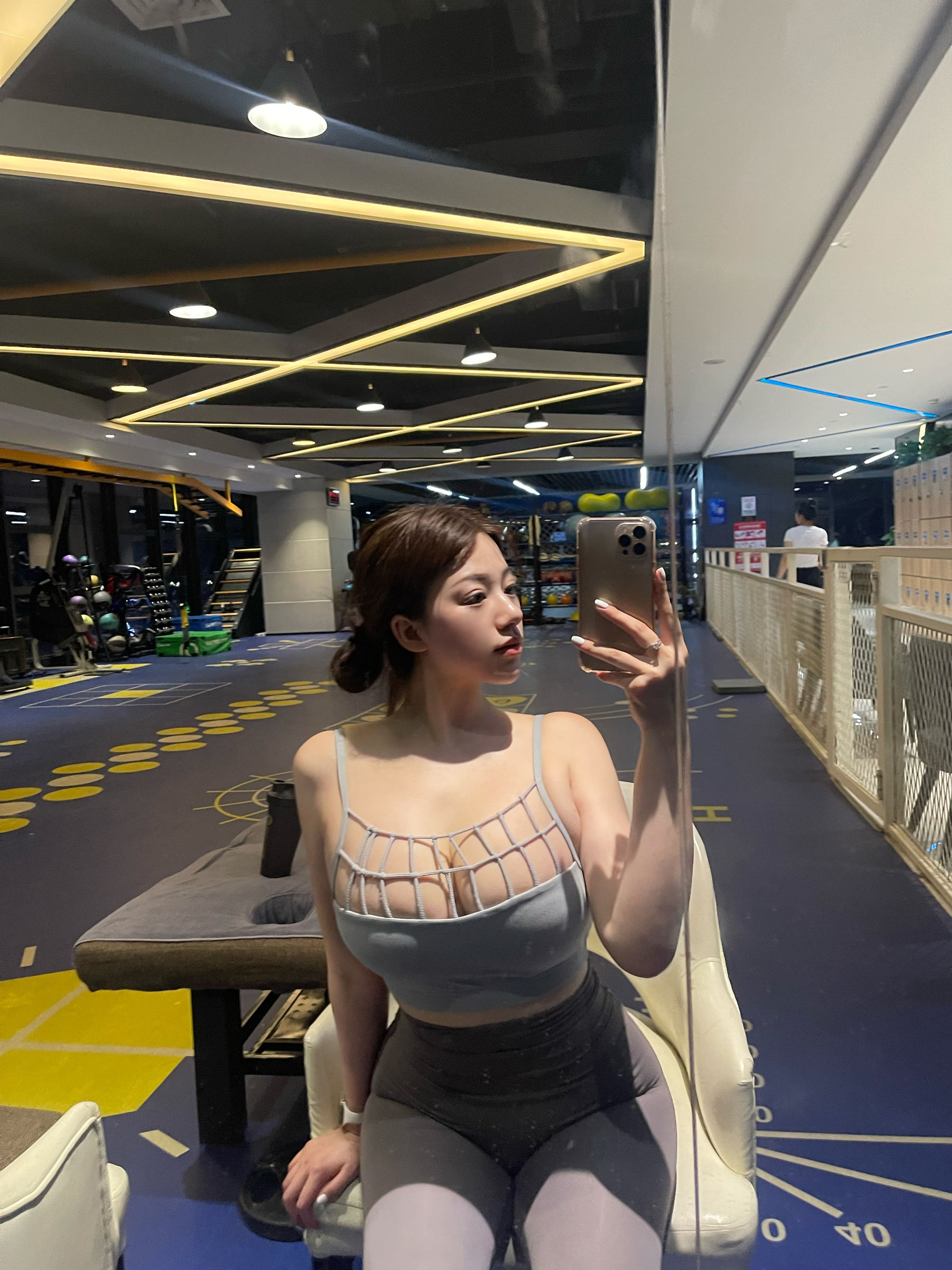 奶宝妹纸 - 打网球吗