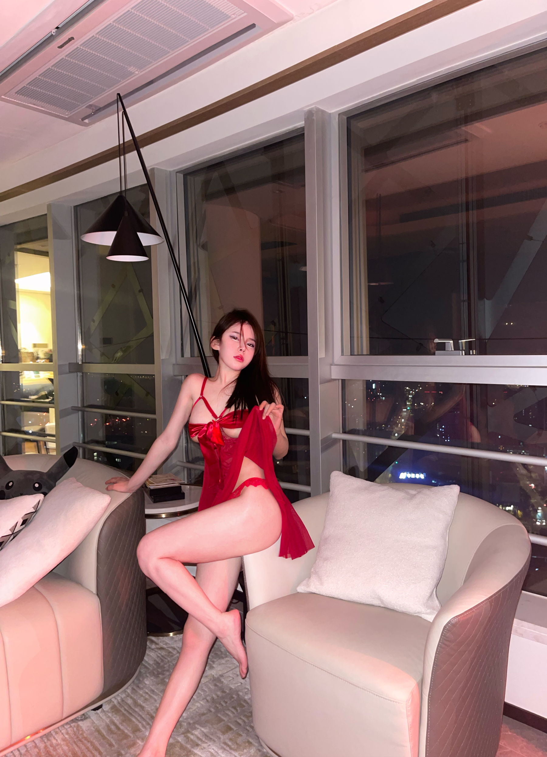 奔跑的晶骡儿 - 红裙