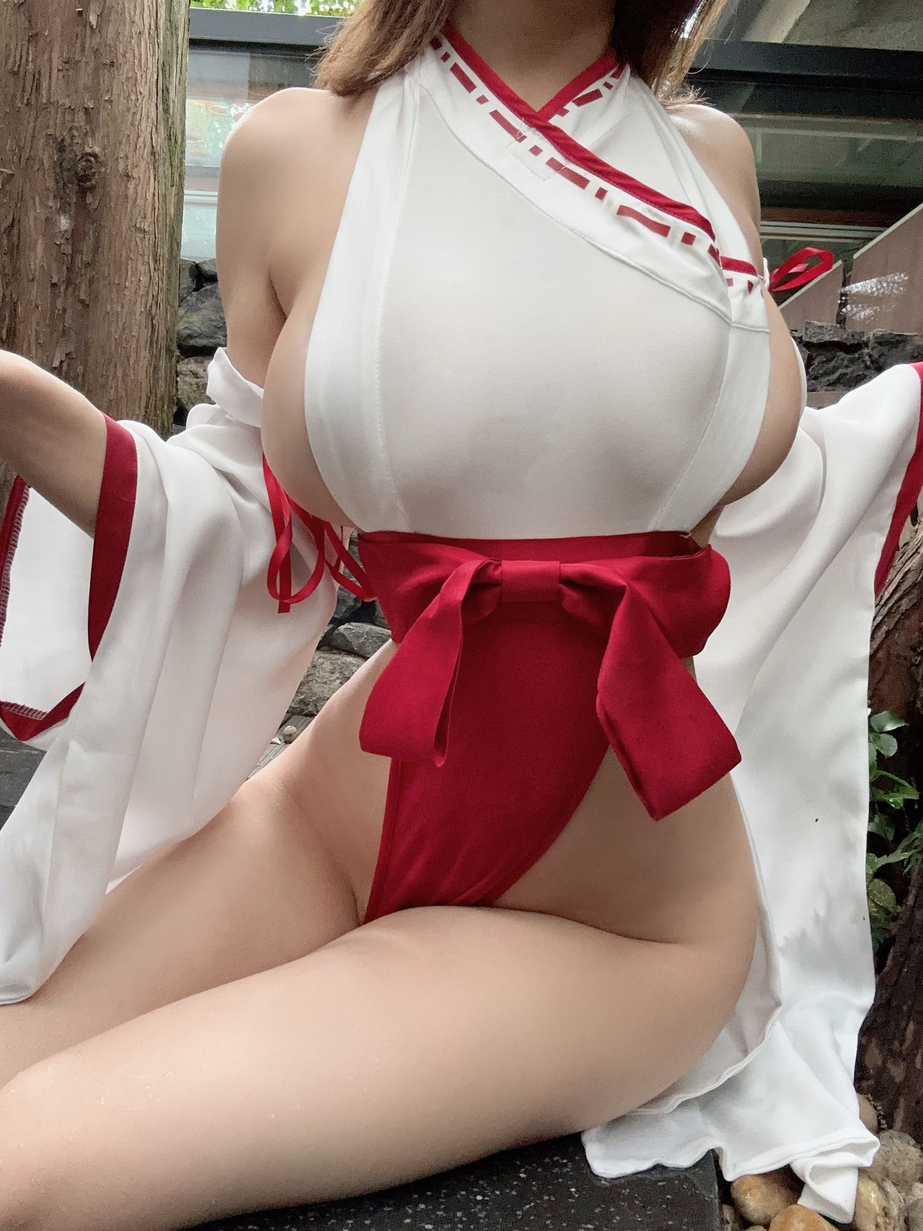 动漫博主小仓千代w[fantia] - 2023-04-06 巫女与汤池