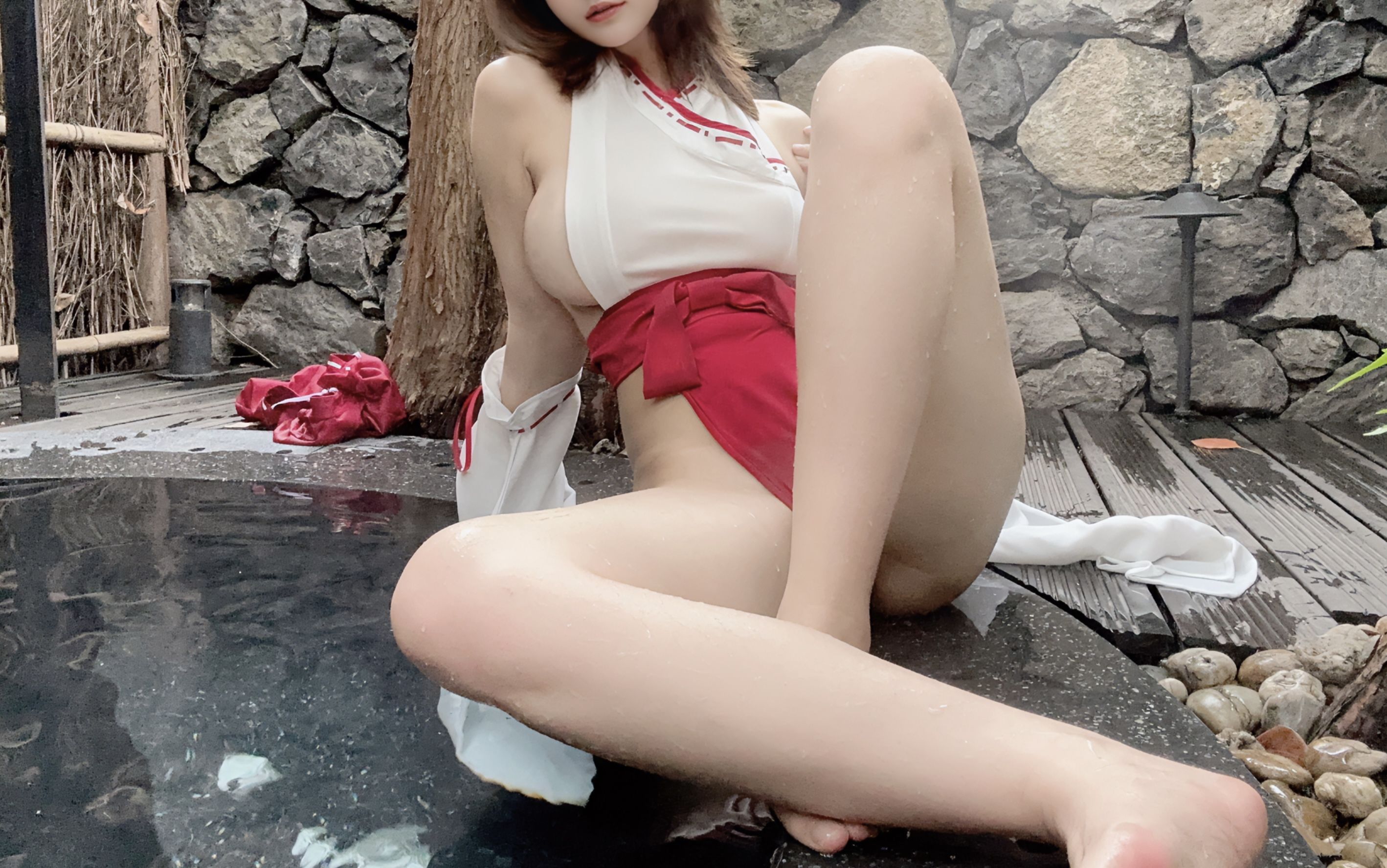 动漫博主小仓千代w[fantia] - 2023-04-06 巫女与汤池
