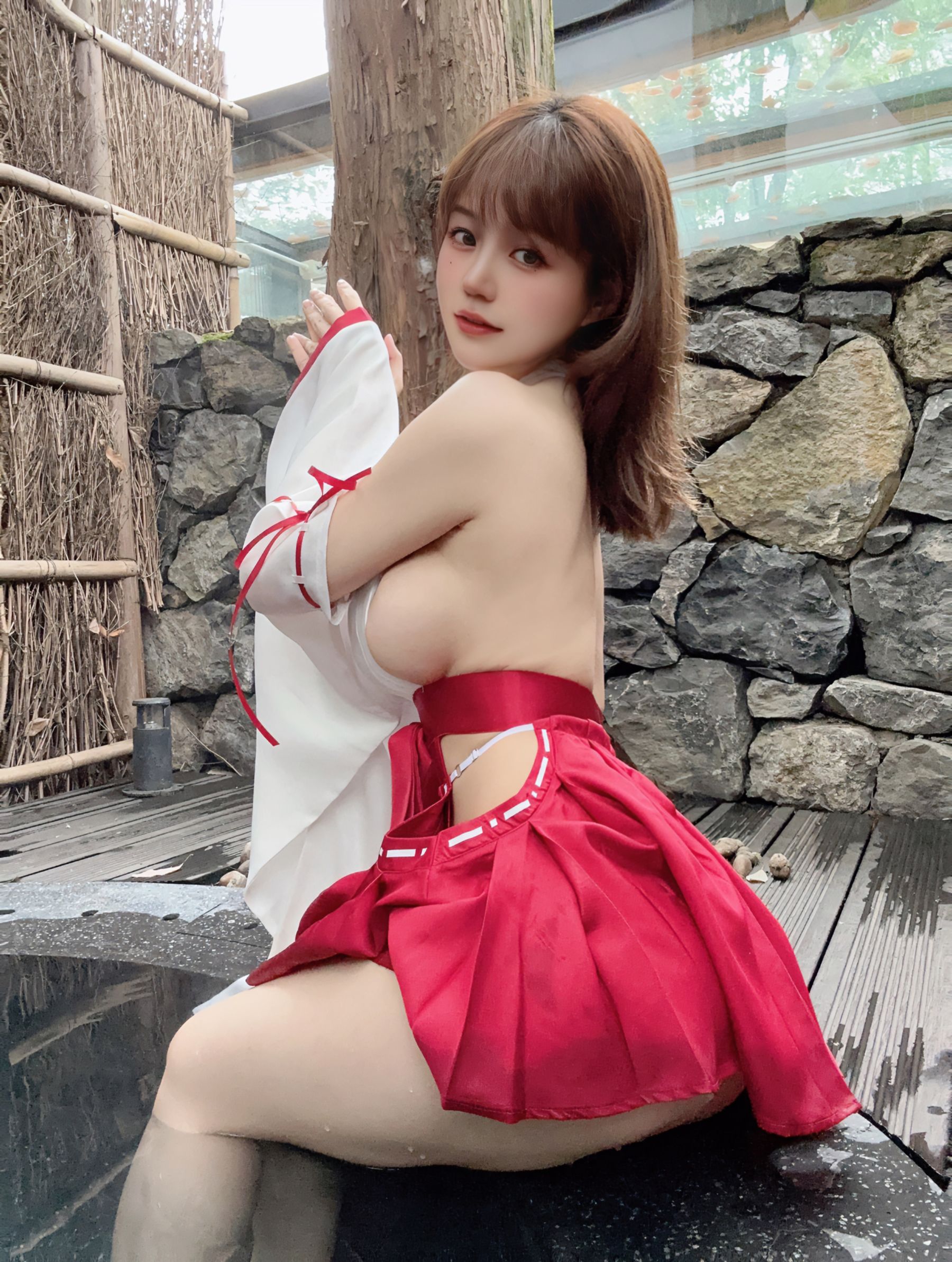 动漫博主小仓千代w[fantia] - 2023-04-06 巫女与汤池
