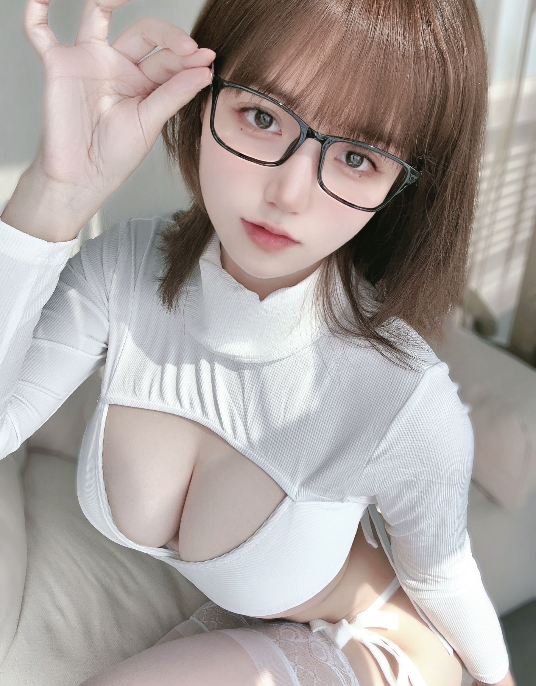 动漫博主小仓千代w 2023年03月 [fantia]白色绑带