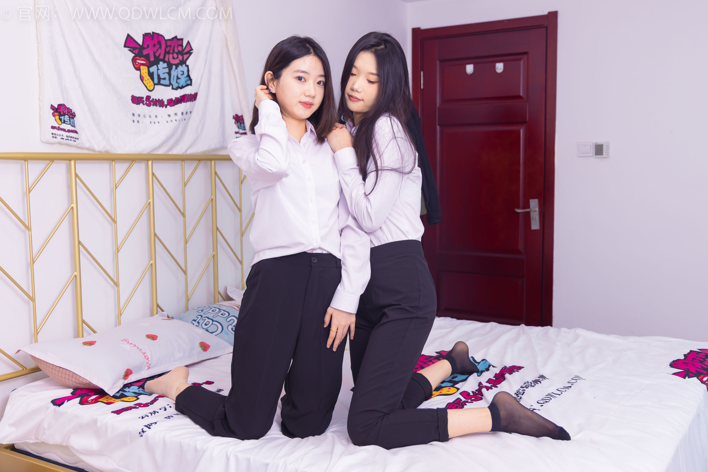 物恋传媒 No.1463 小竹&欢欢-办公室姐妹