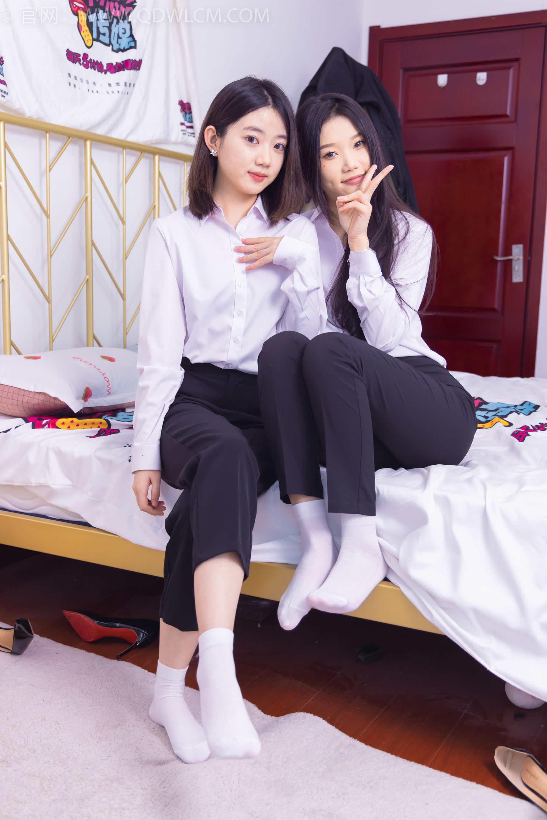 物恋传媒 No.1463 小竹&欢欢-办公室姐妹
