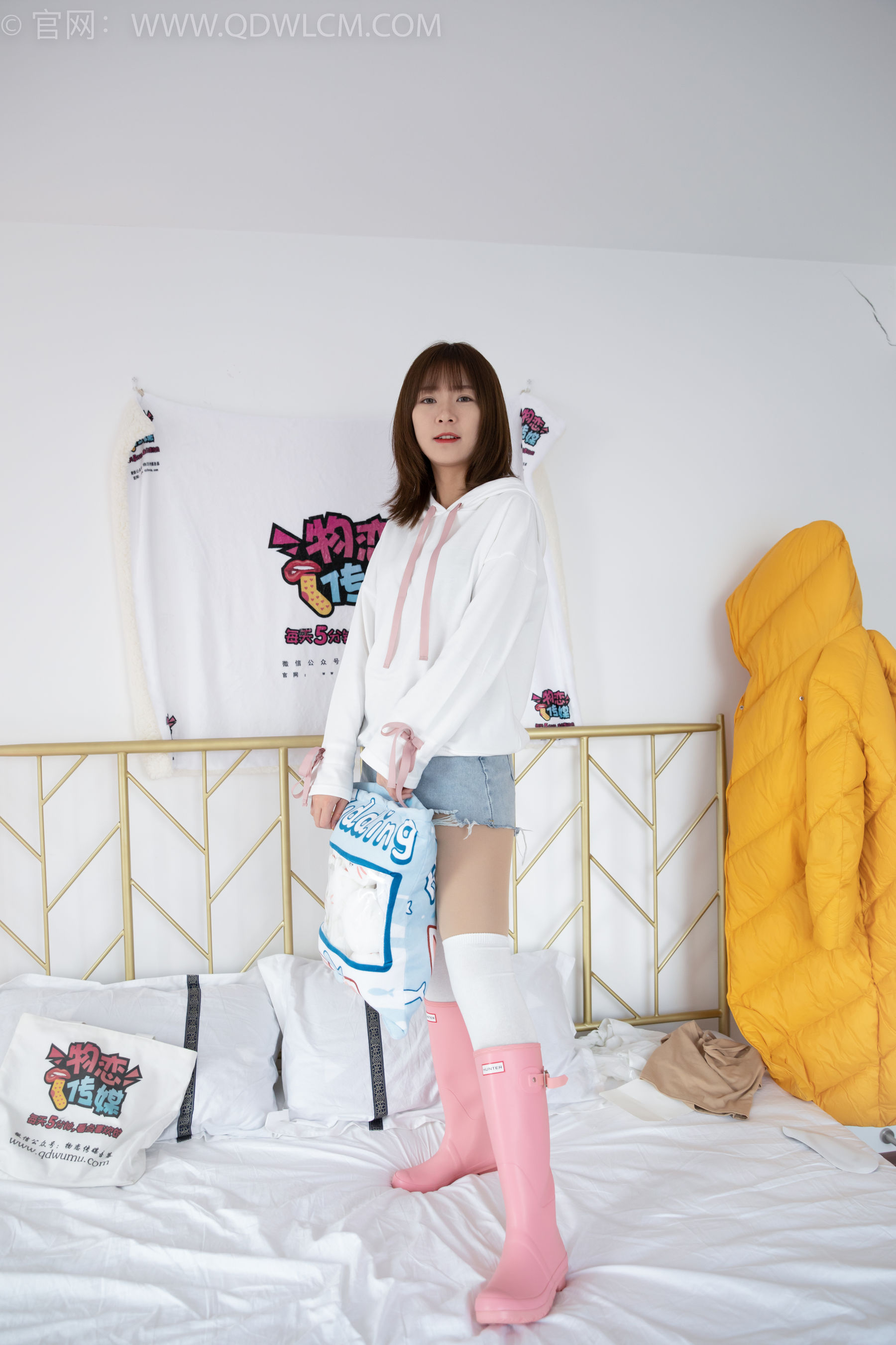 物恋传媒 No.1509 婷婷-黑色的花