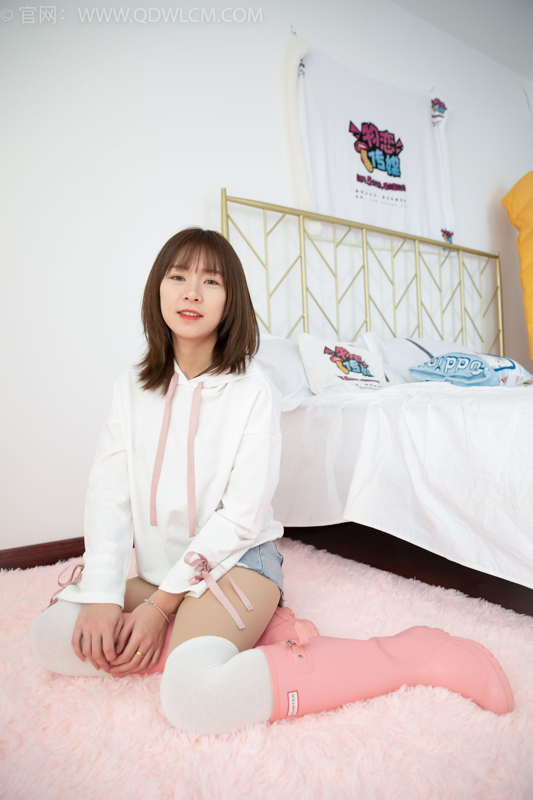 物恋传媒 No.1509 婷婷-黑色的花