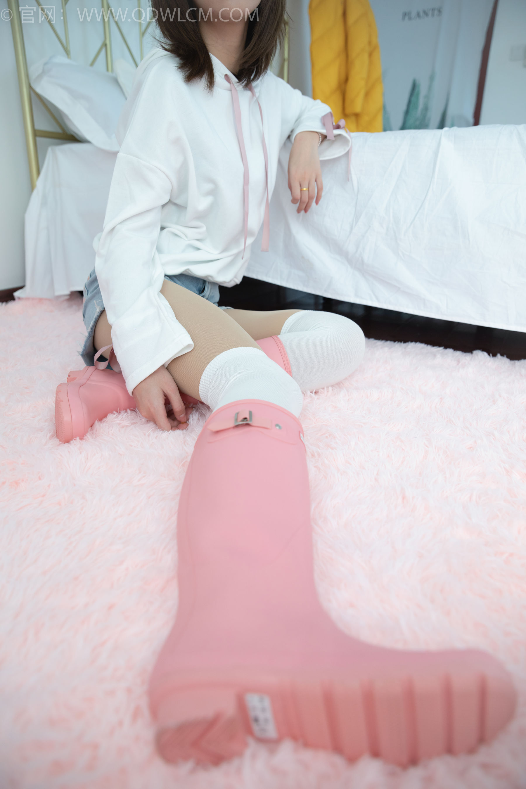 物恋传媒 No.1509 婷婷-黑色的花