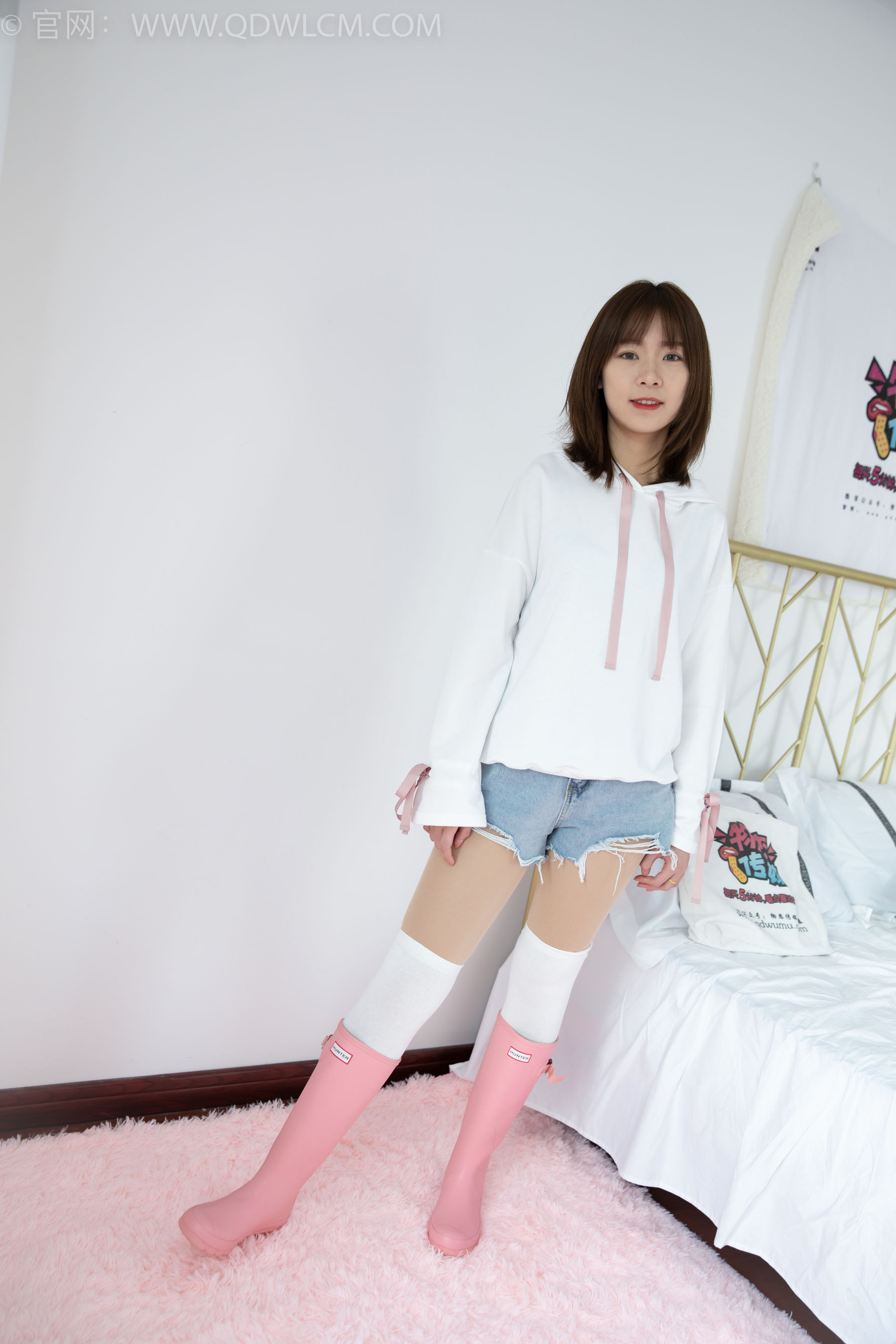 物恋传媒 No.1509 婷婷-黑色的花