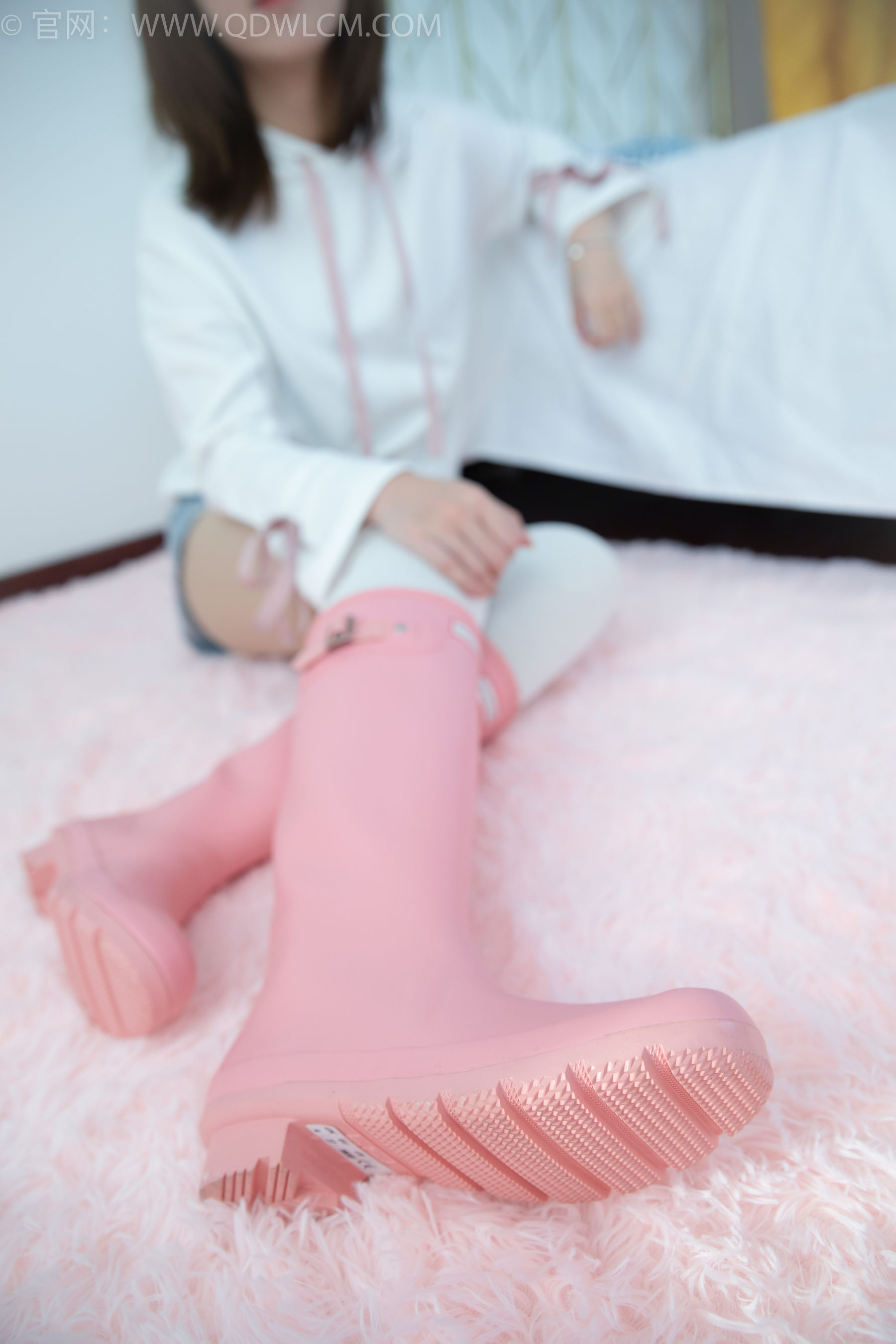 物恋传媒 No.1509 婷婷-黑色的花