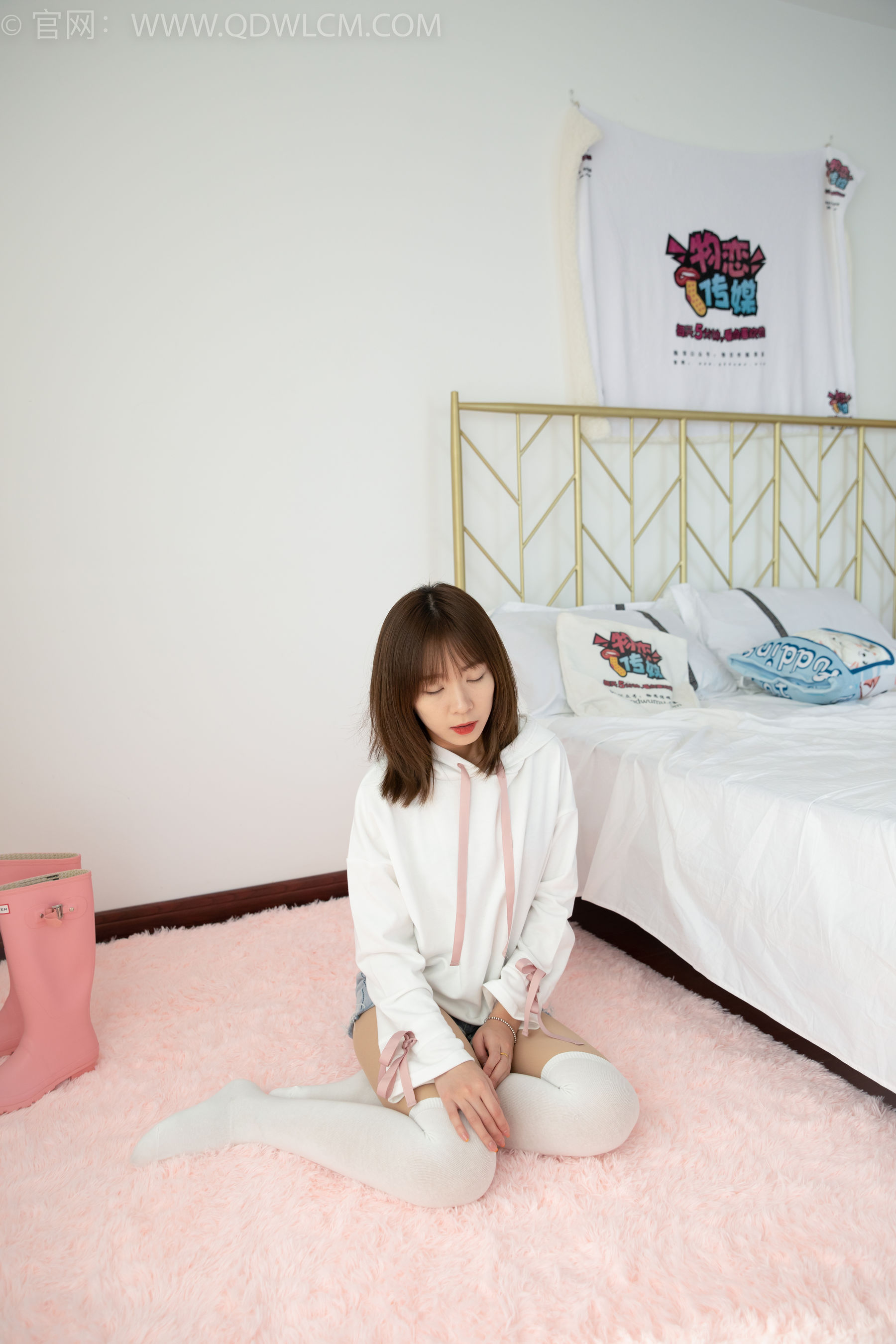物恋传媒 No.1509 婷婷-黑色的花