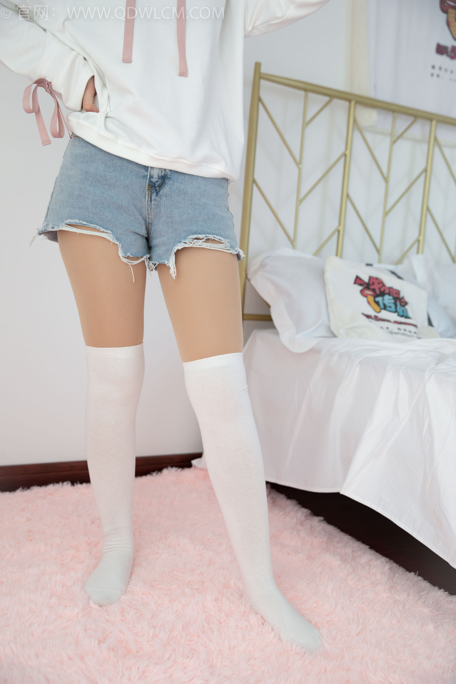 物恋传媒 No.1509 婷婷-黑色的花