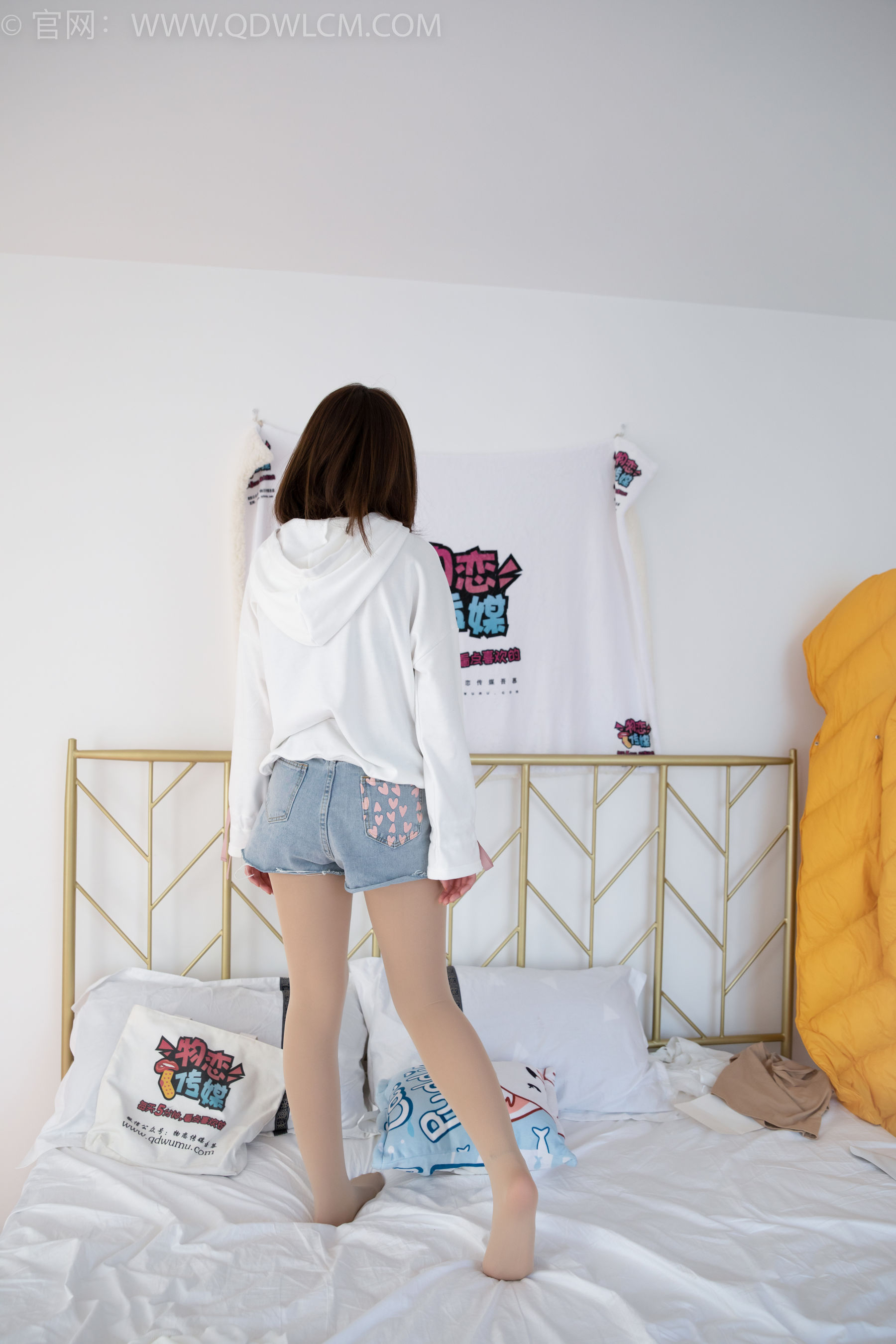 物恋传媒 No.1509 婷婷-黑色的花