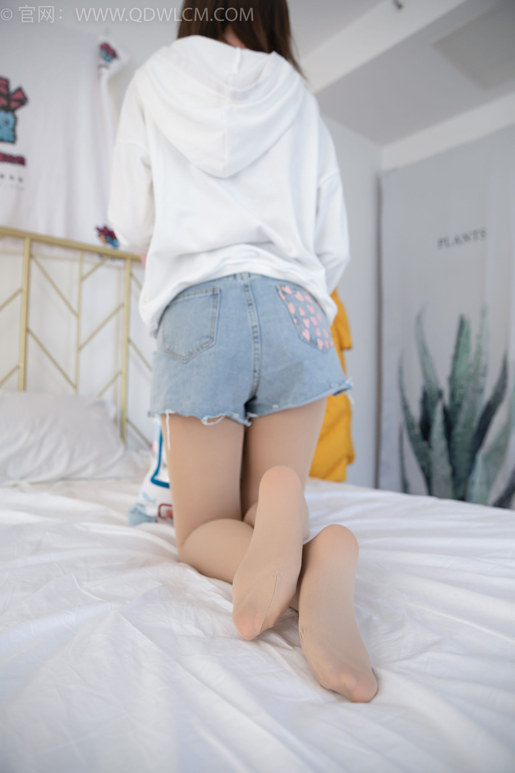物恋传媒 No.1509 婷婷-黑色的花