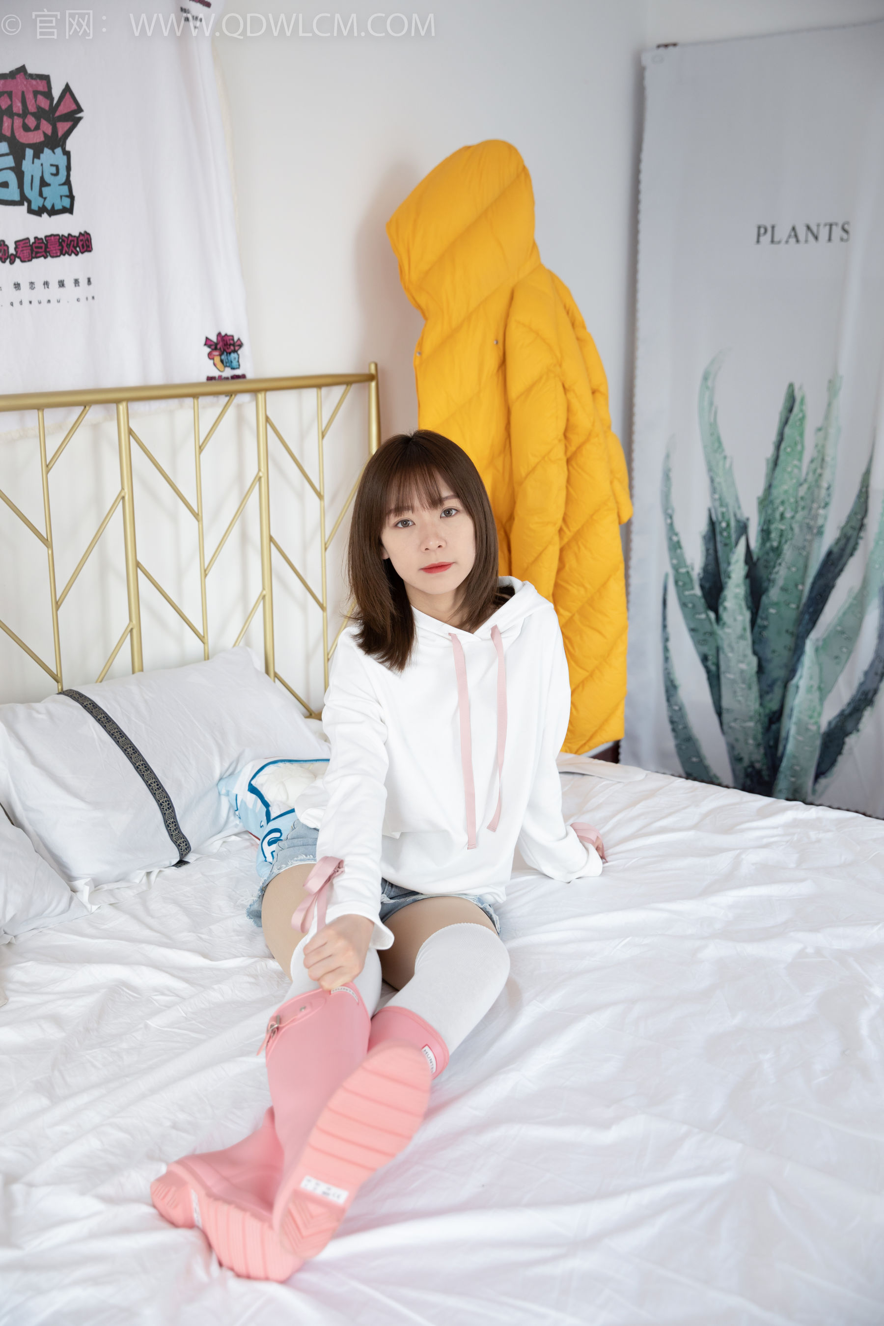 物恋传媒 No.1509 婷婷-黑色的花