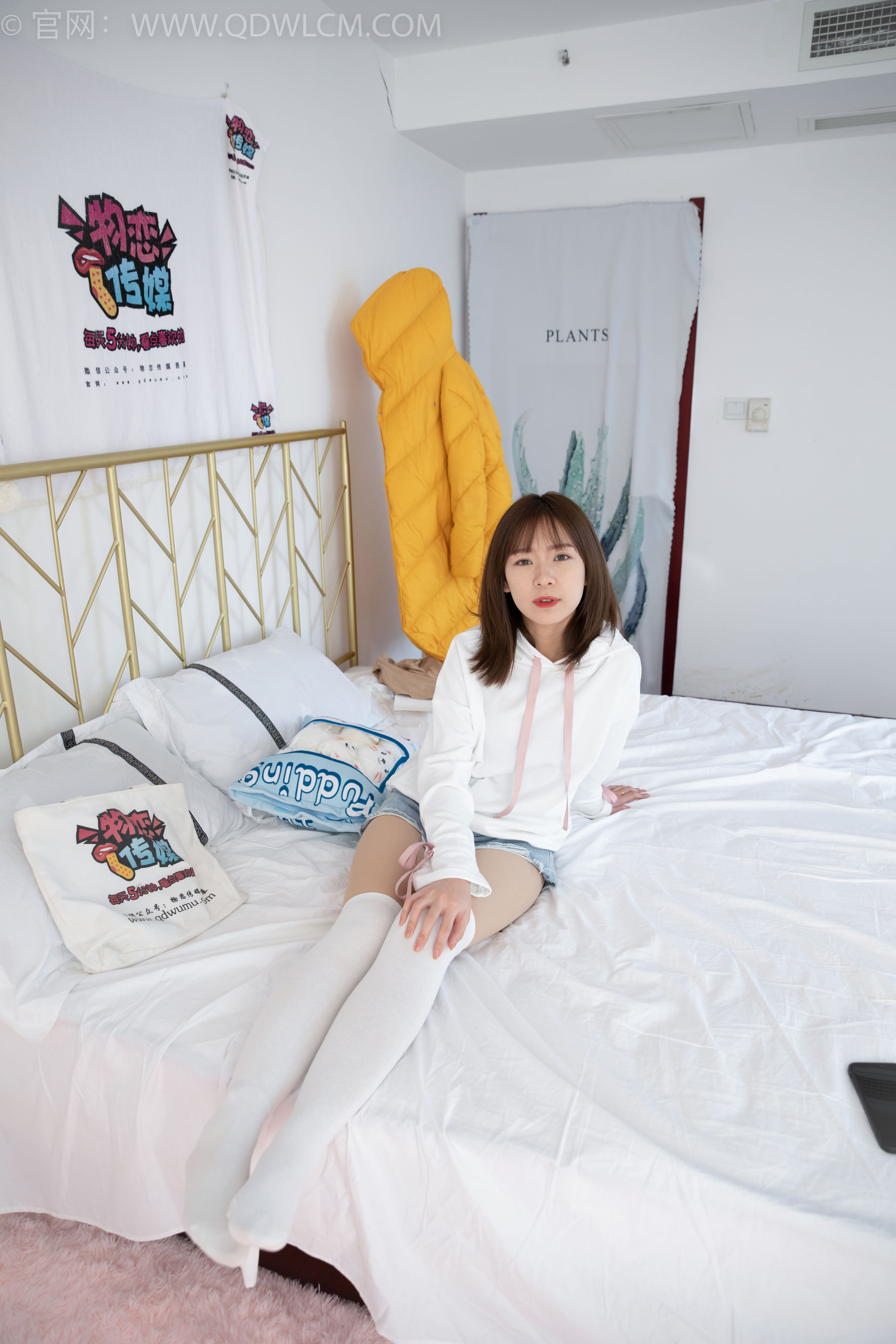物恋传媒 No.1509 婷婷-黑色的花