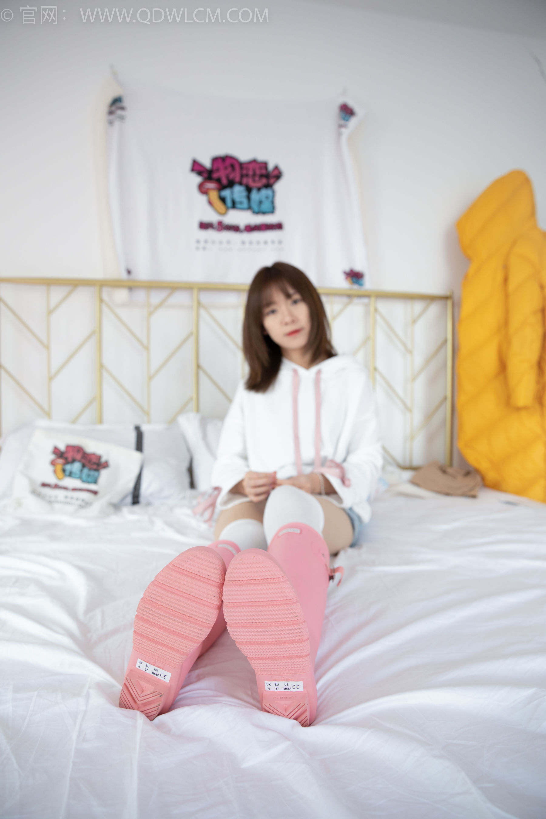 物恋传媒 No.1509 婷婷-黑色的花