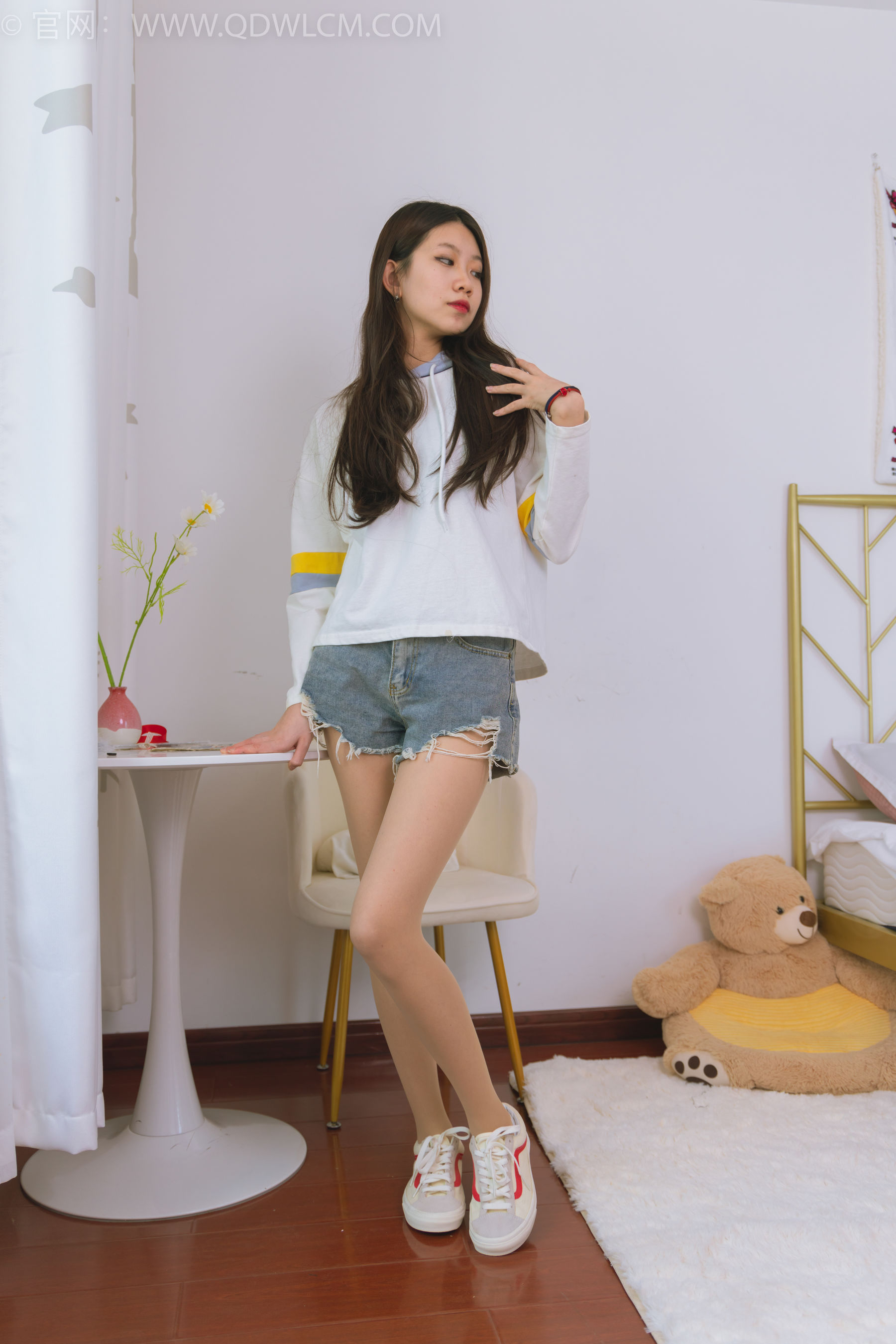 物恋传媒 No.1511 纤纤-湖边少女