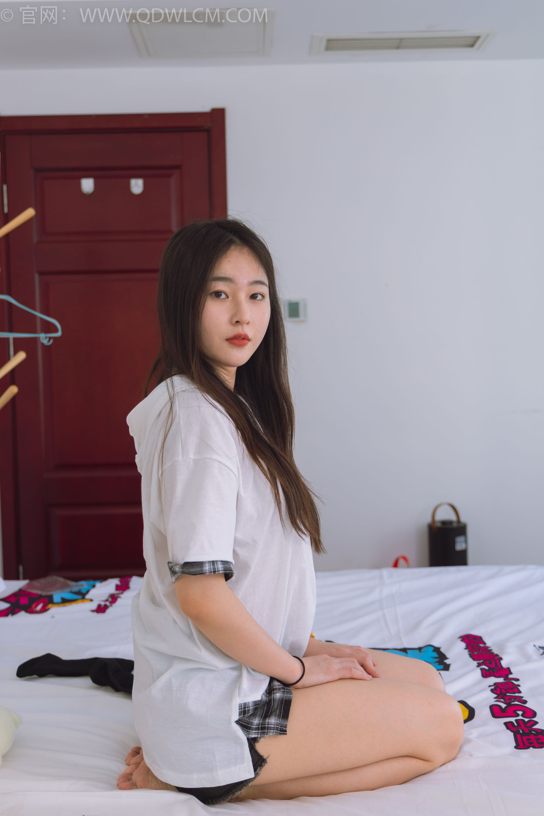 物恋传媒 No.1529 美兔-秋日落叶