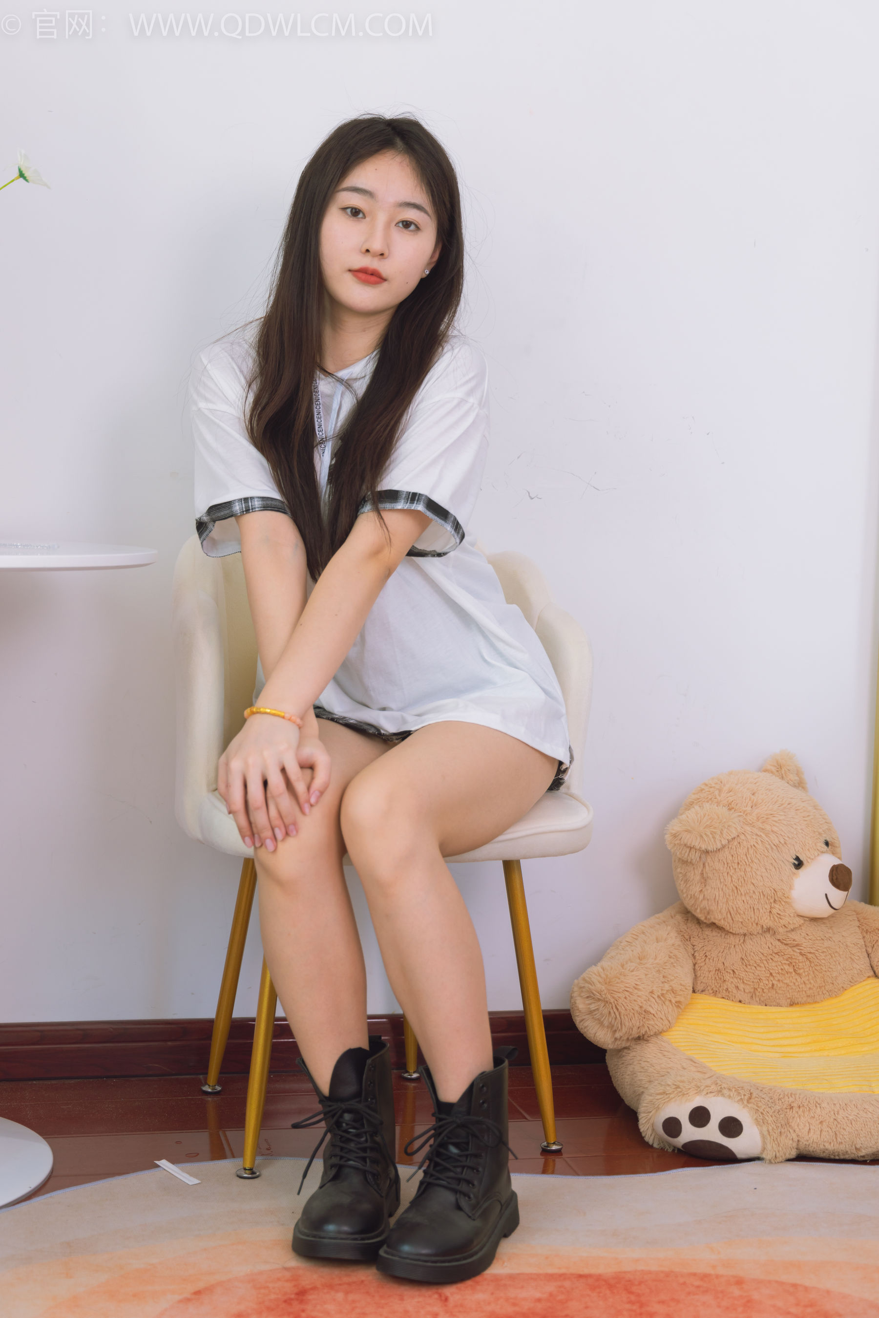 物恋传媒 No.1529 美兔-秋日落叶