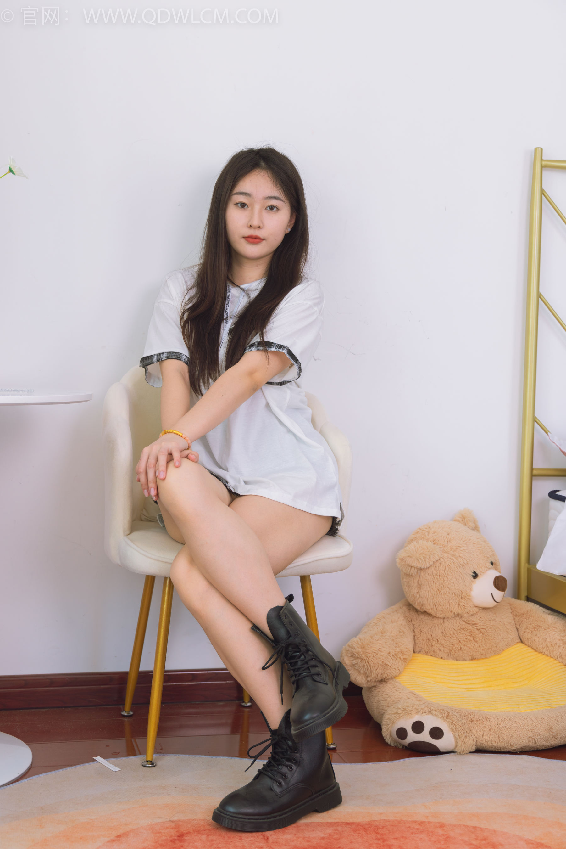 物恋传媒 No.1529 美兔-秋日落叶