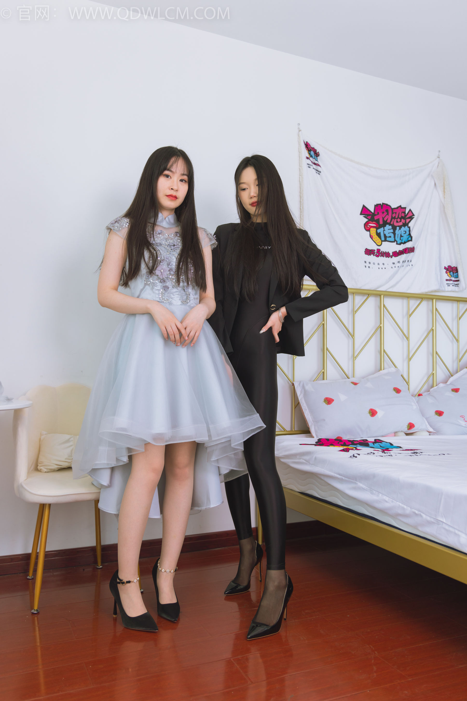 物恋传媒 No.1527 小竹&兮兮-公主与骑士