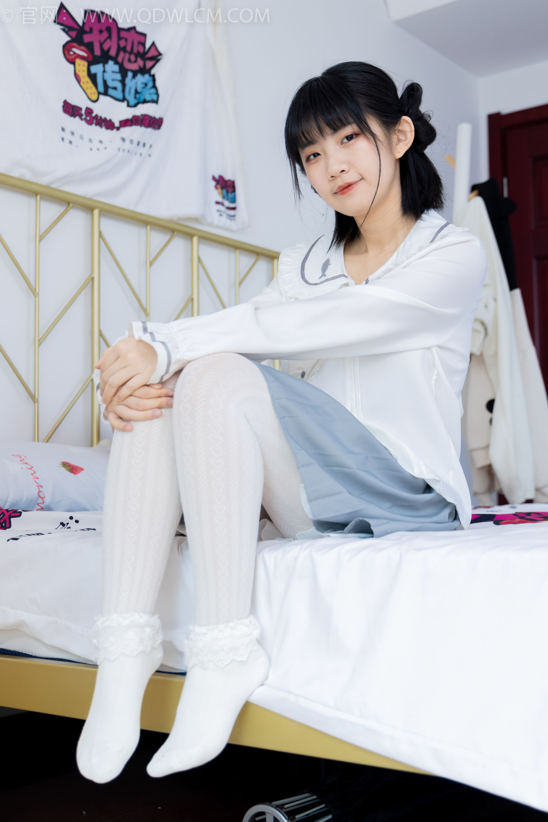物恋传媒 No.1528 暗月-夏日葡萄
