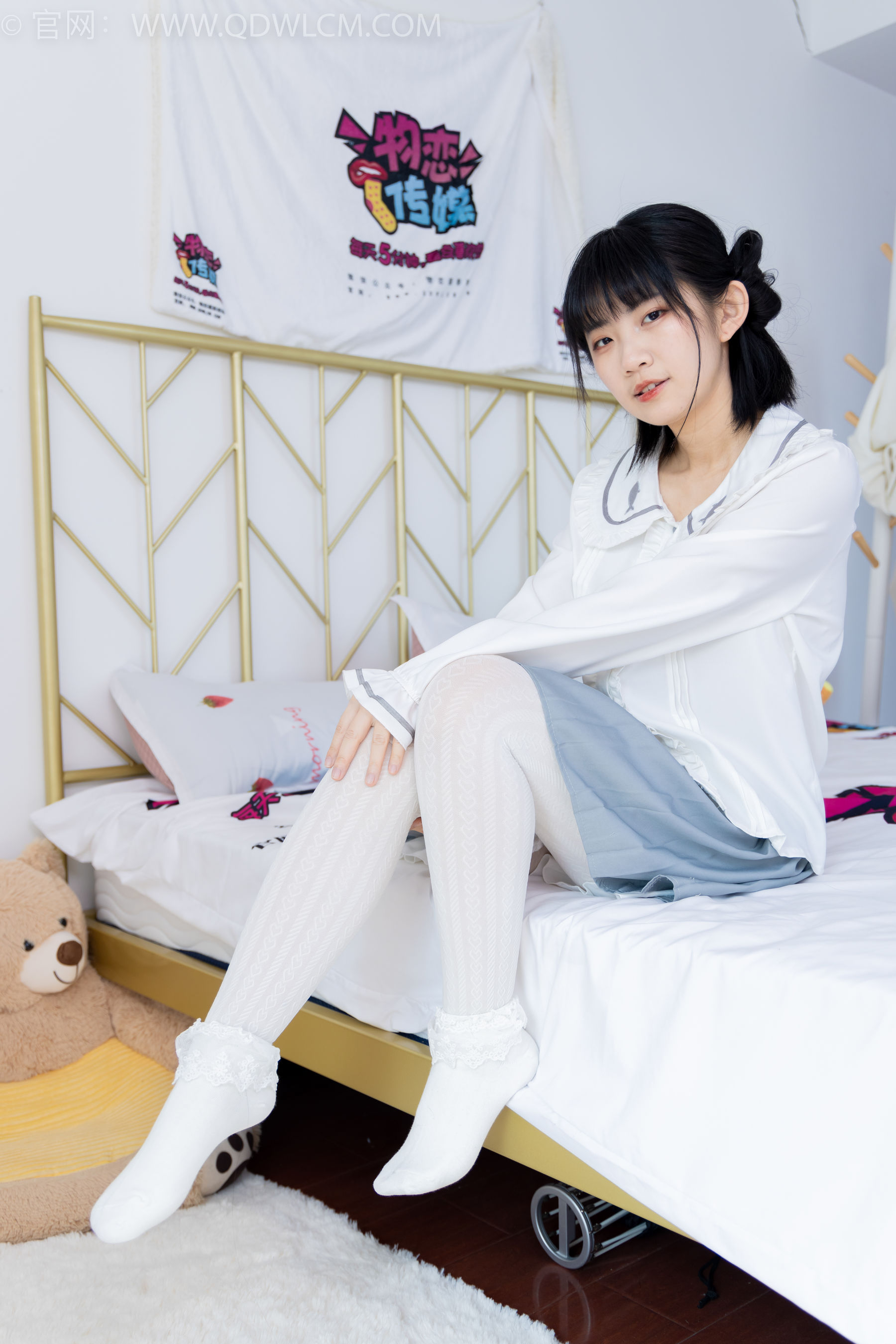 物恋传媒 No.1528 暗月-夏日葡萄