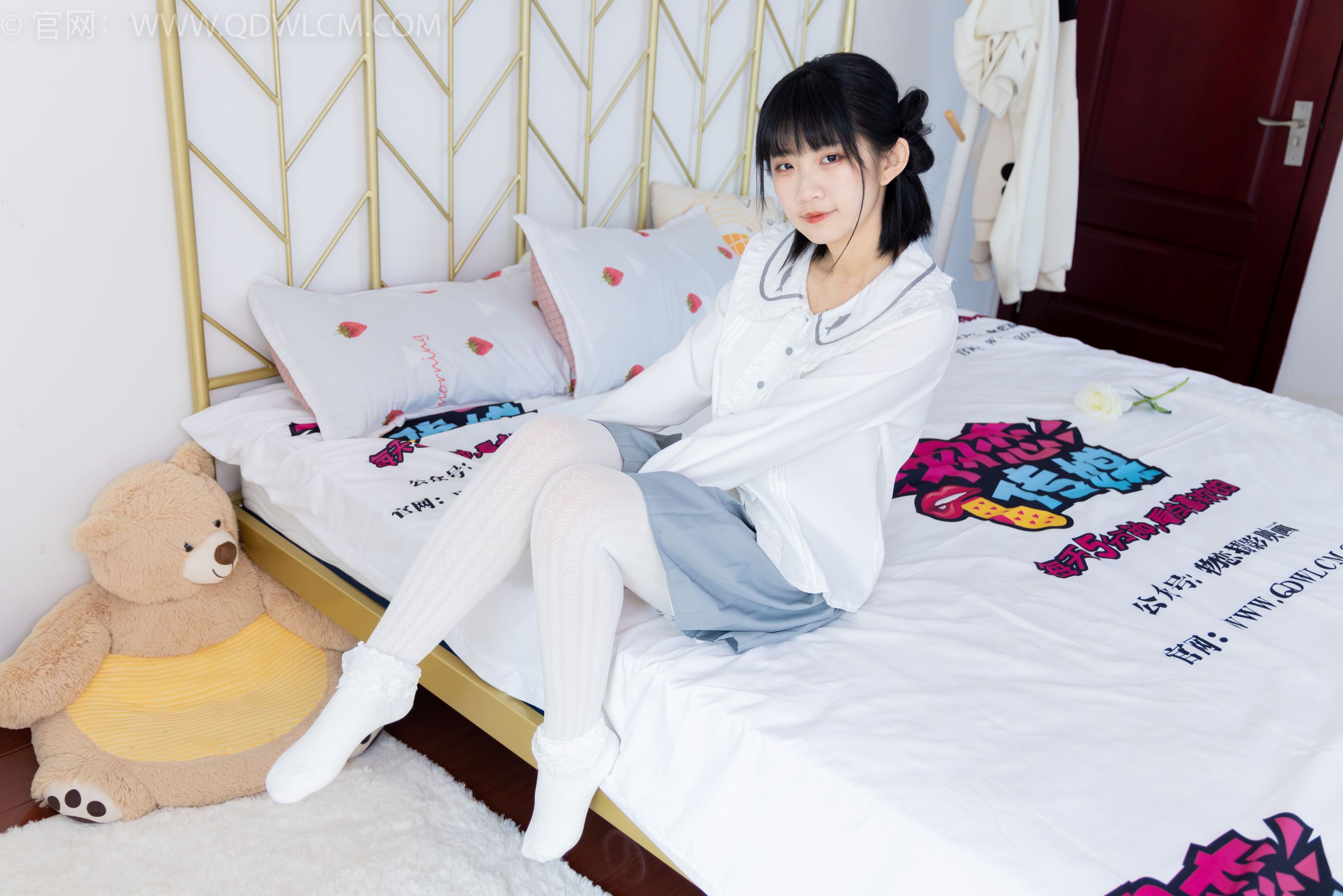 物恋传媒 No.1528 暗月-夏日葡萄
