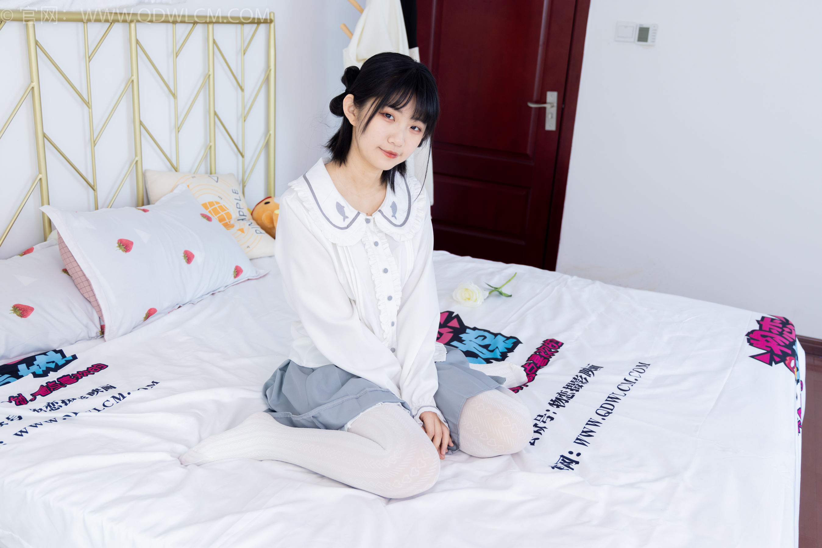 物恋传媒 No.1528 暗月-夏日葡萄