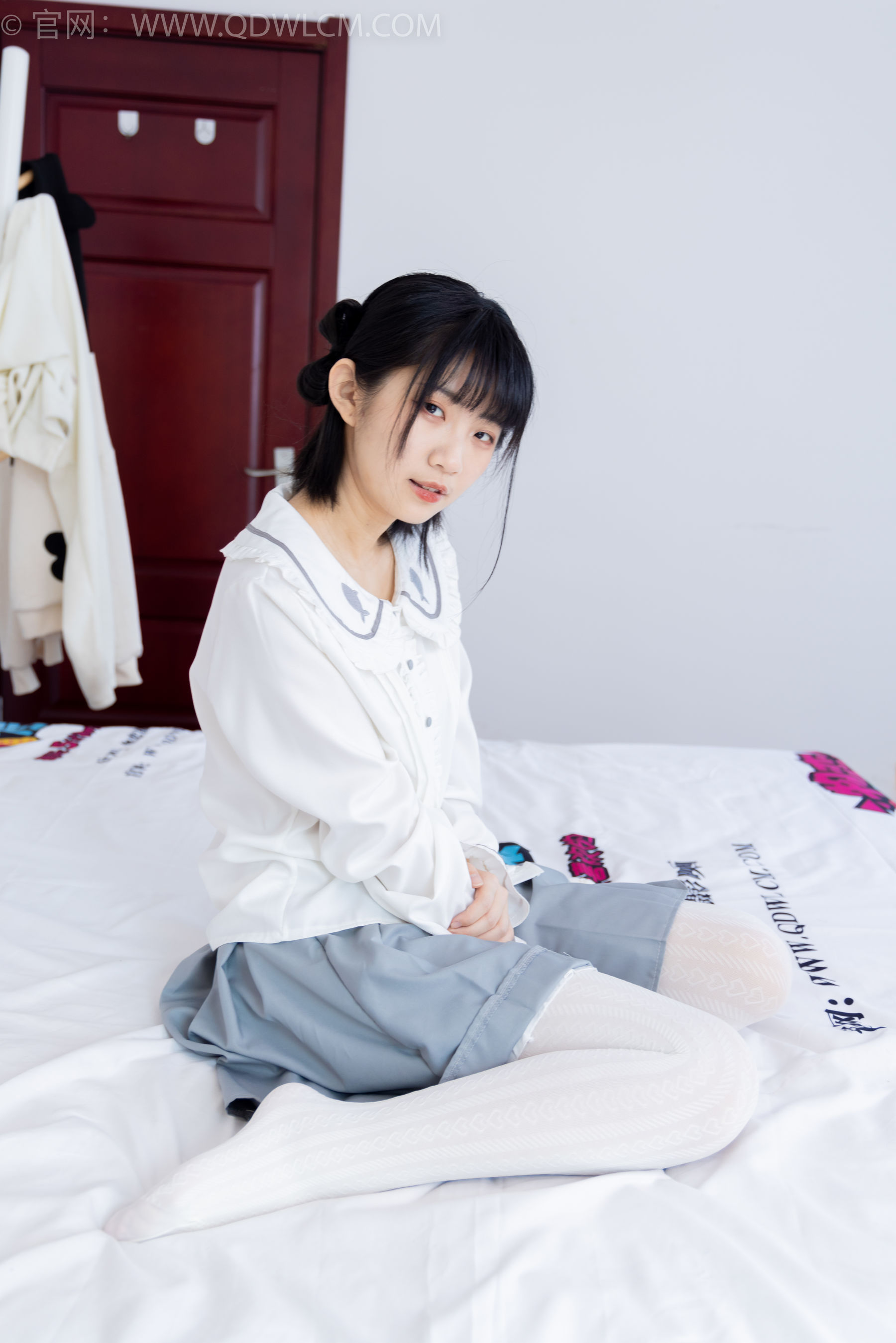 物恋传媒 No.1528 暗月-夏日葡萄