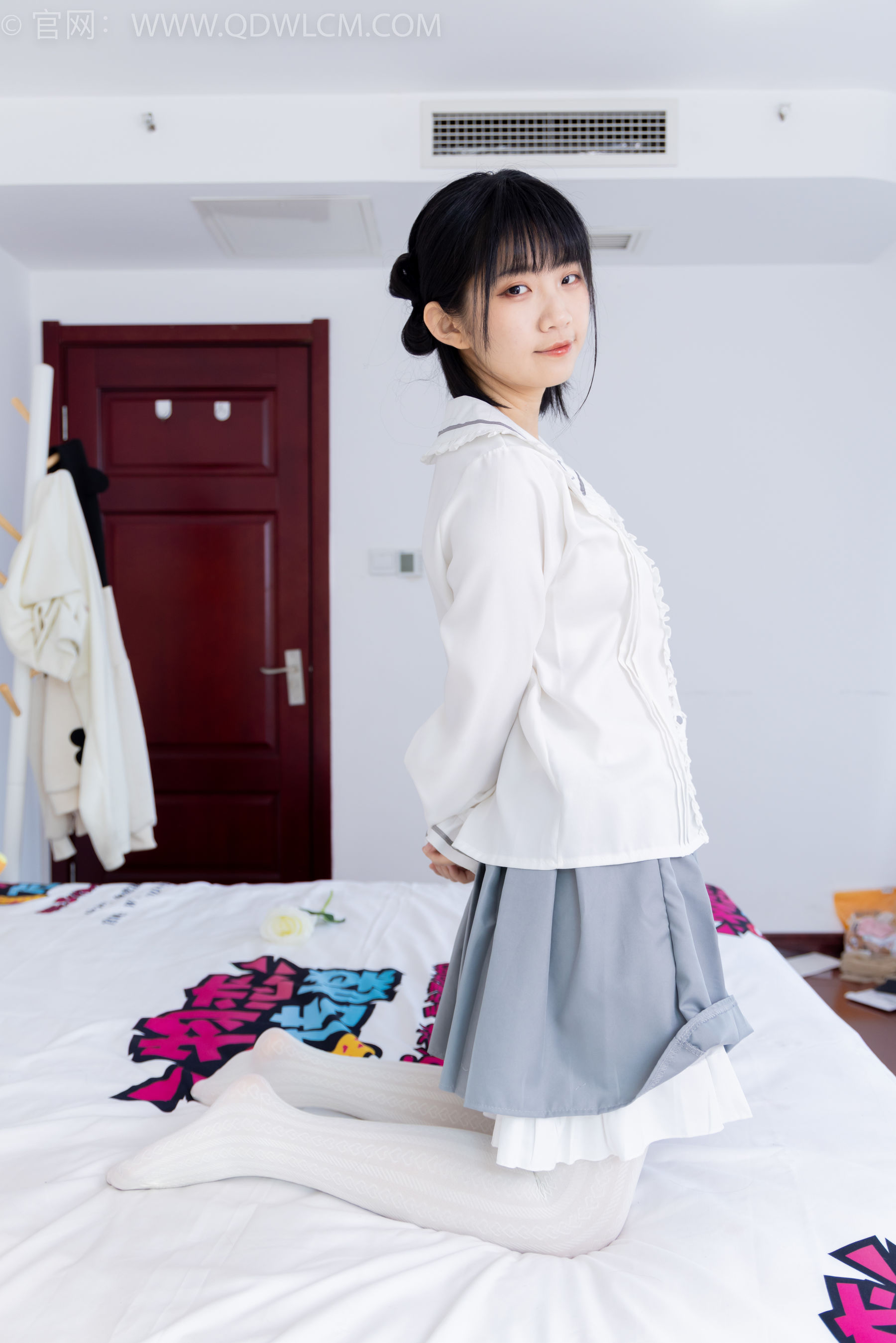 物恋传媒 No.1528 暗月-夏日葡萄