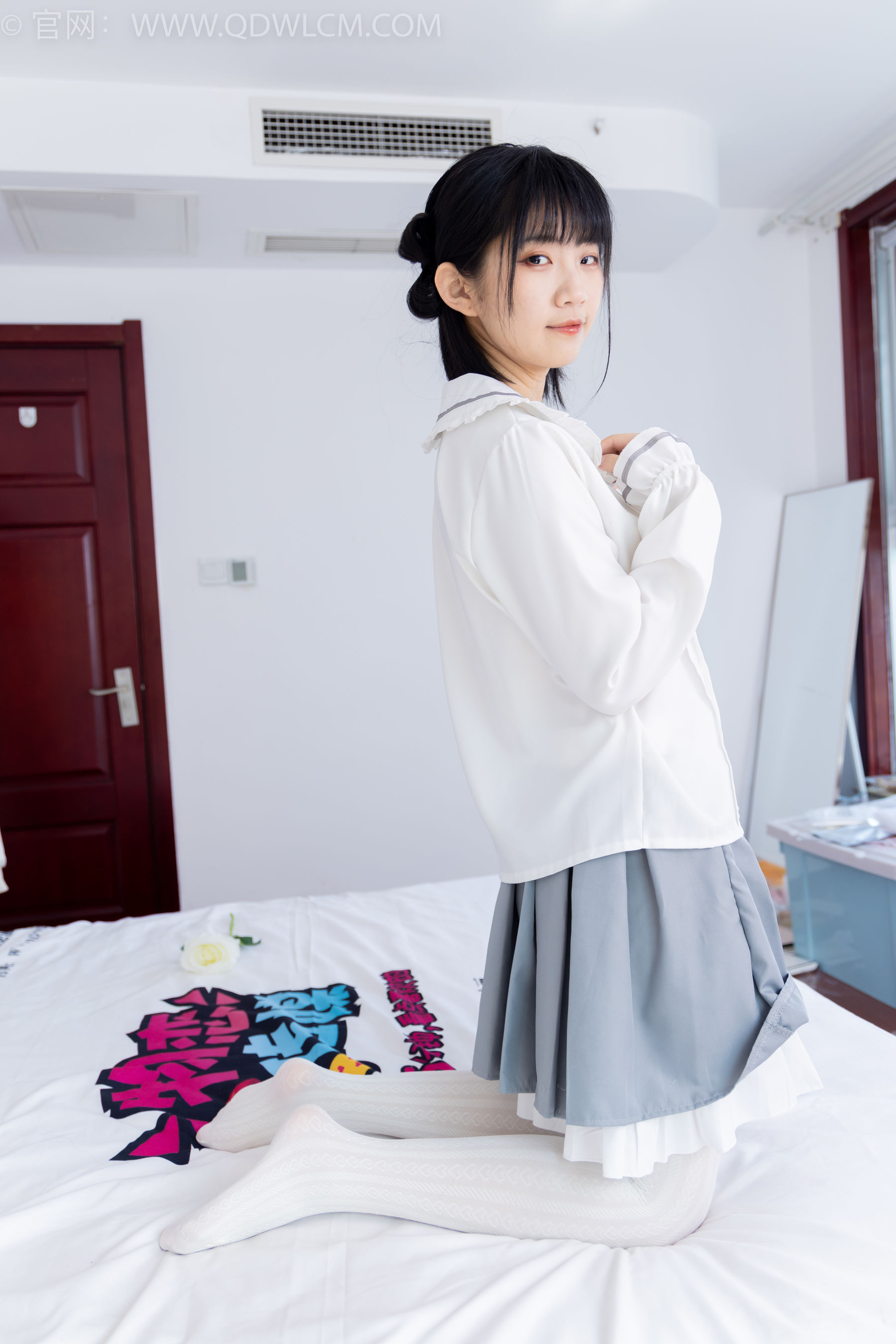 物恋传媒 No.1528 暗月-夏日葡萄