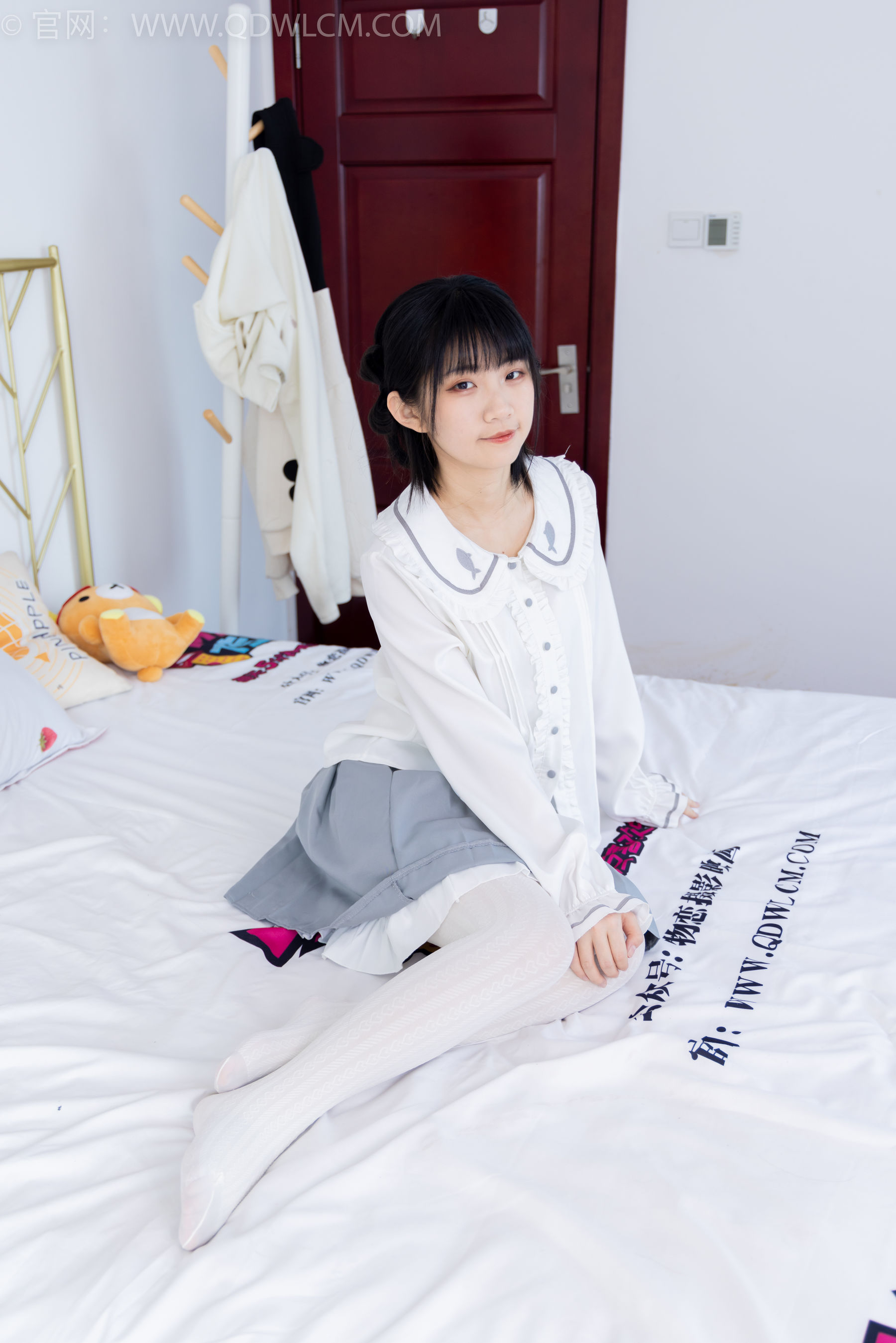 物恋传媒 No.1528 暗月-夏日葡萄