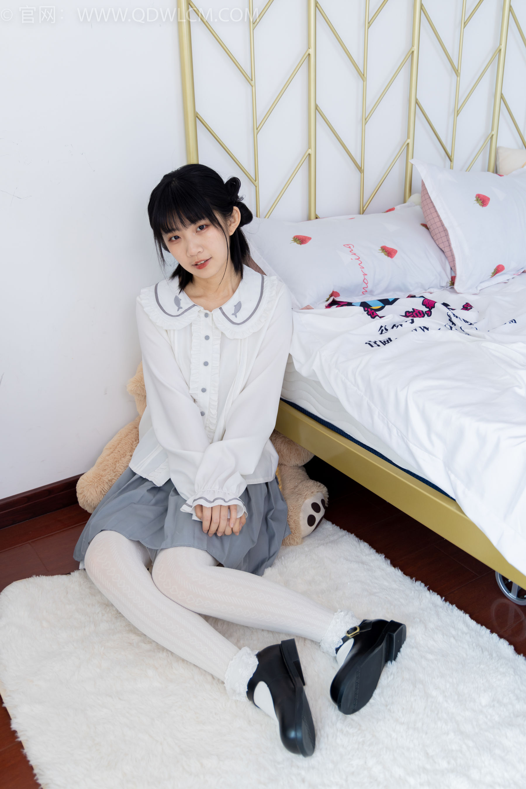 物恋传媒 No.1528 暗月-夏日葡萄
