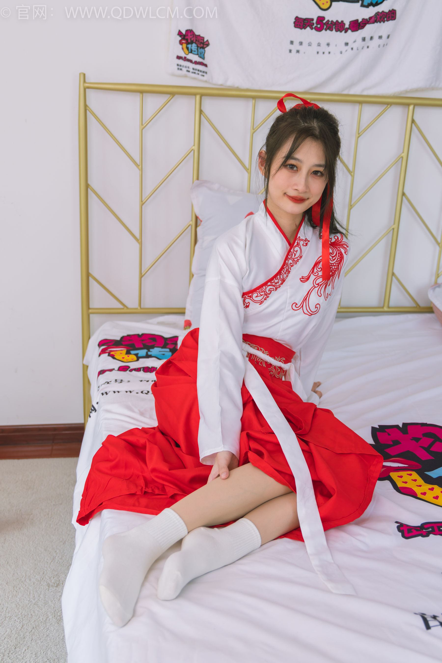物恋传媒 No.1482 卿卿-红衣少女