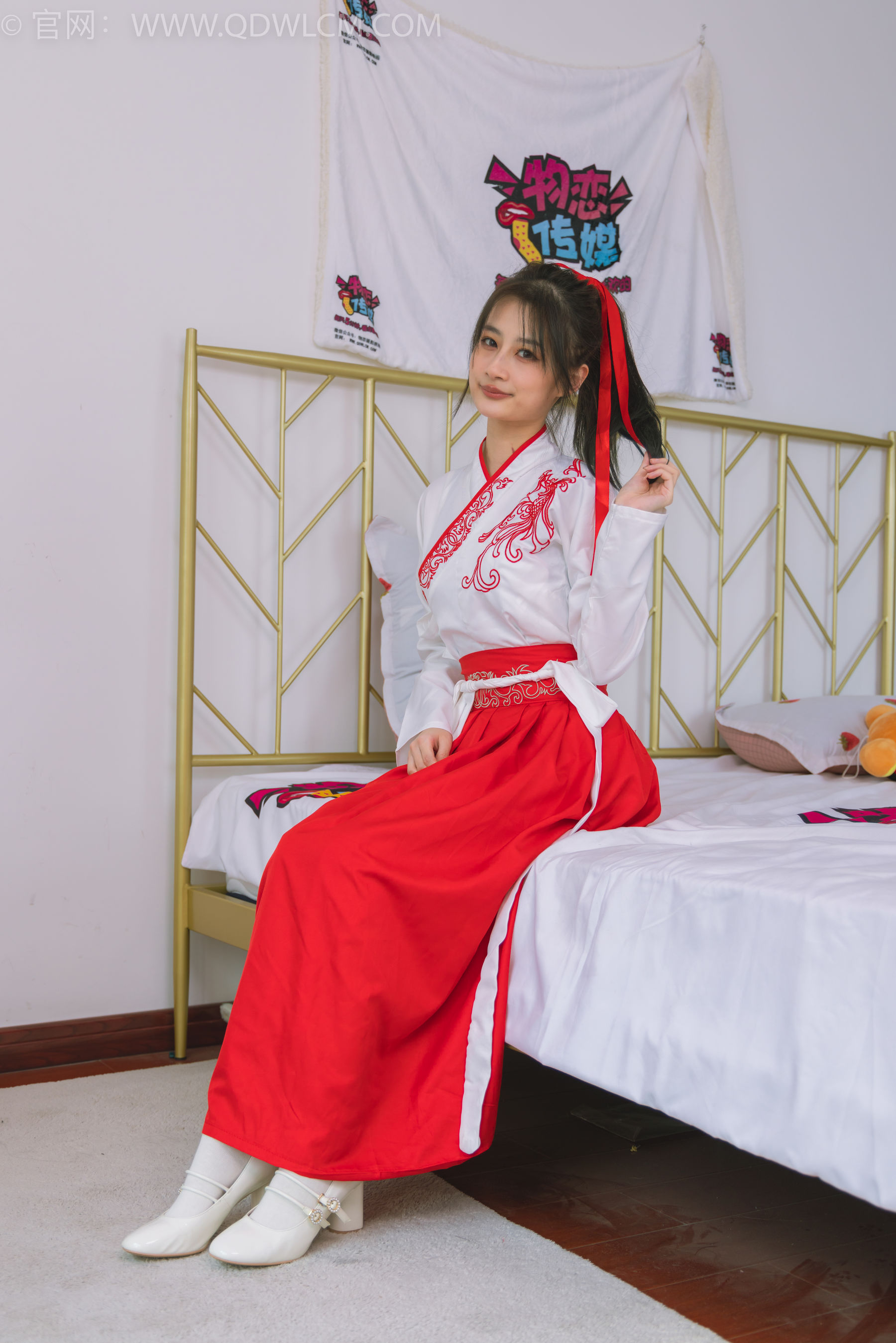 物恋传媒 No.1482 卿卿-红衣少女