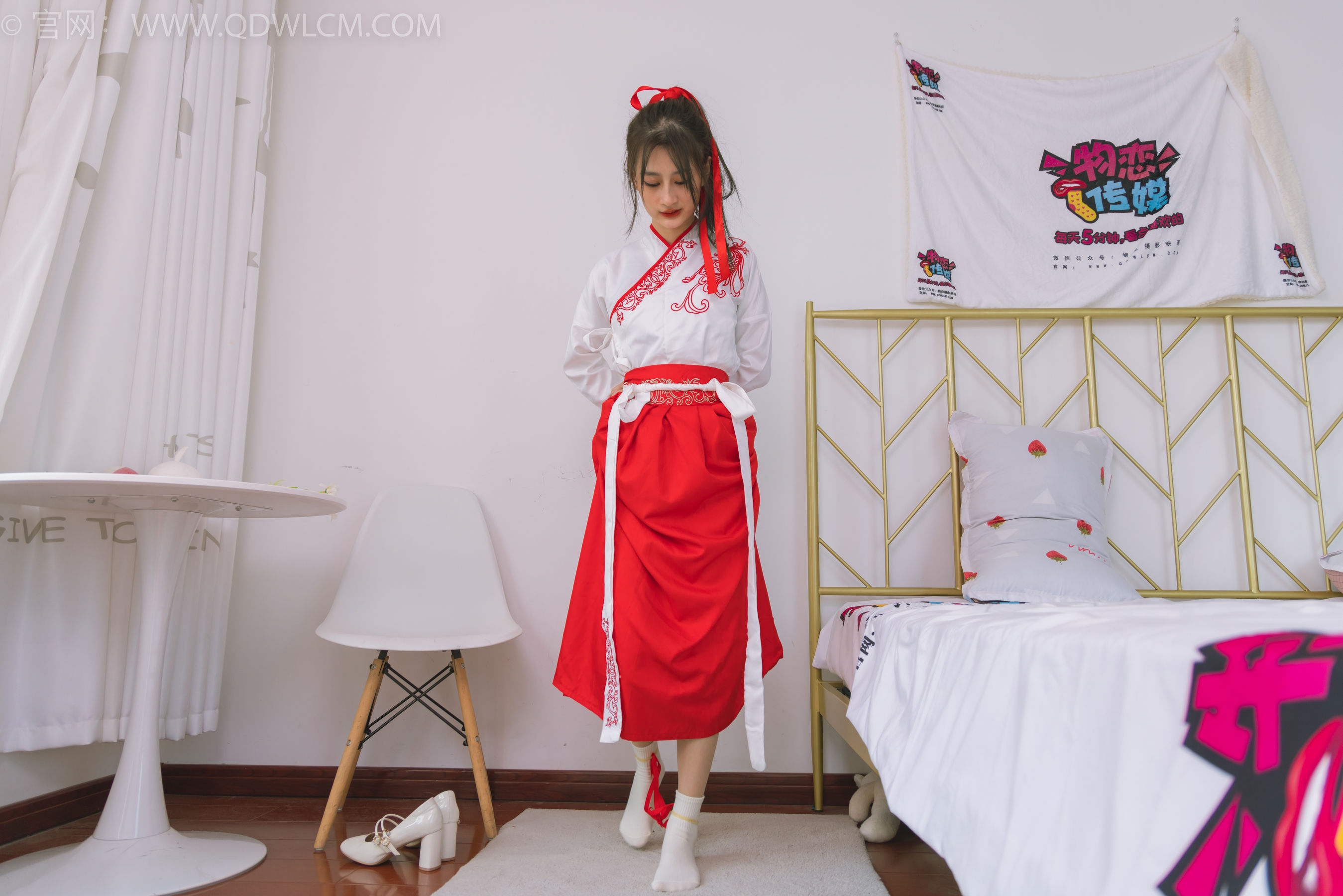 物恋传媒 No.1482 卿卿-红衣少女