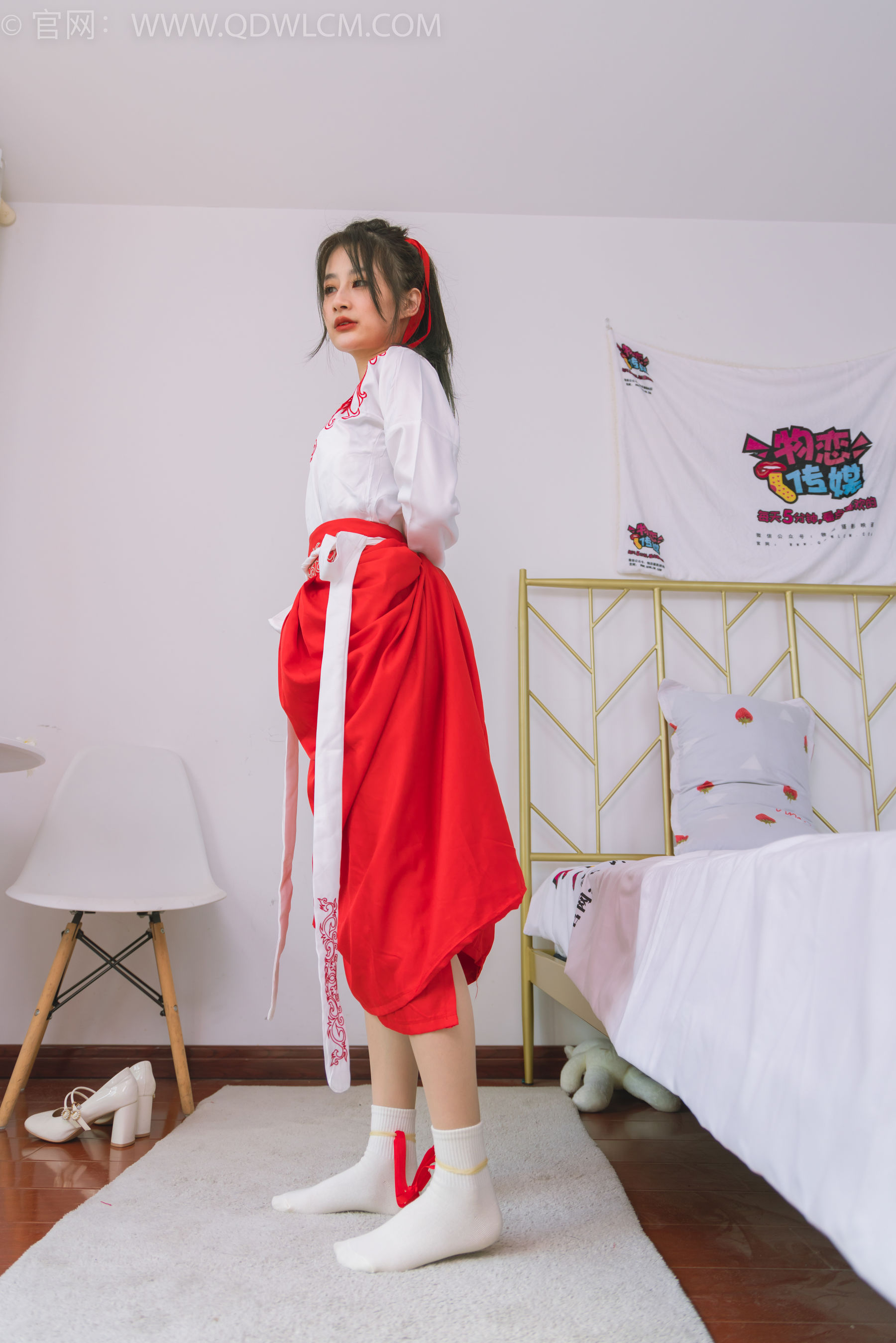 物恋传媒 No.1482 卿卿-红衣少女