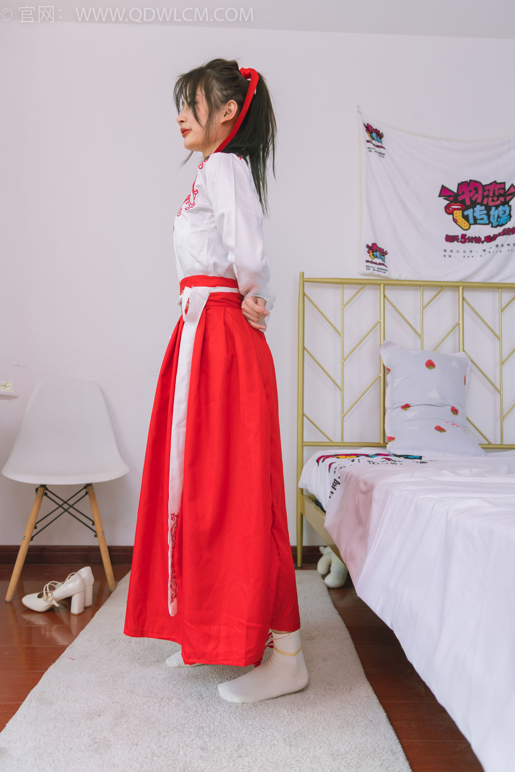物恋传媒 No.1482 卿卿-红衣少女