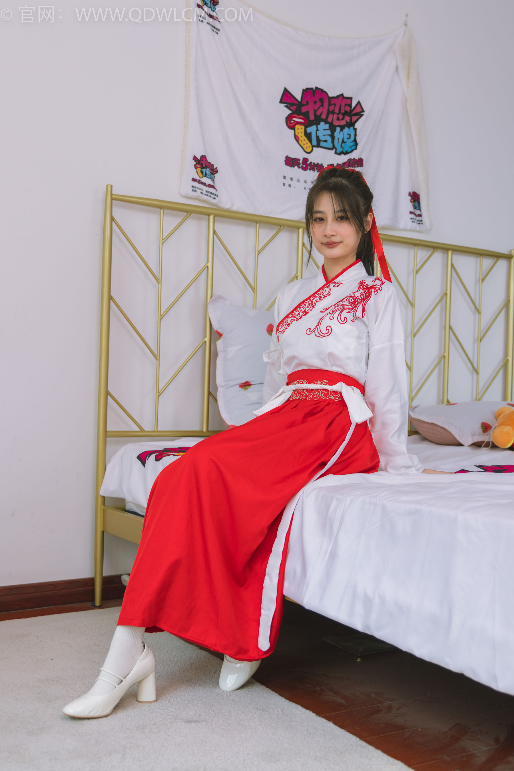 物恋传媒 No.1482 卿卿-红衣少女